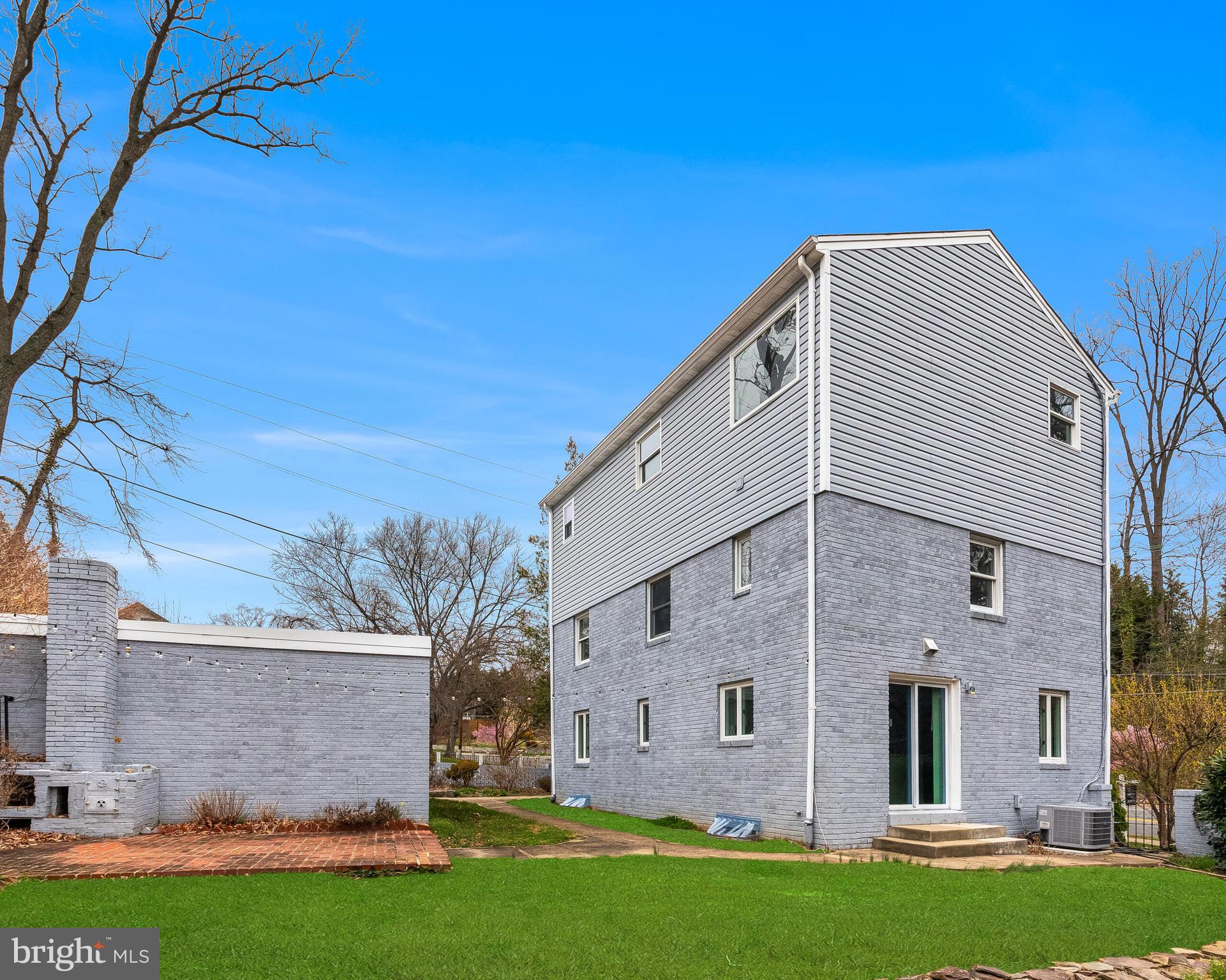 ARLINGTON RIDGE - Residential