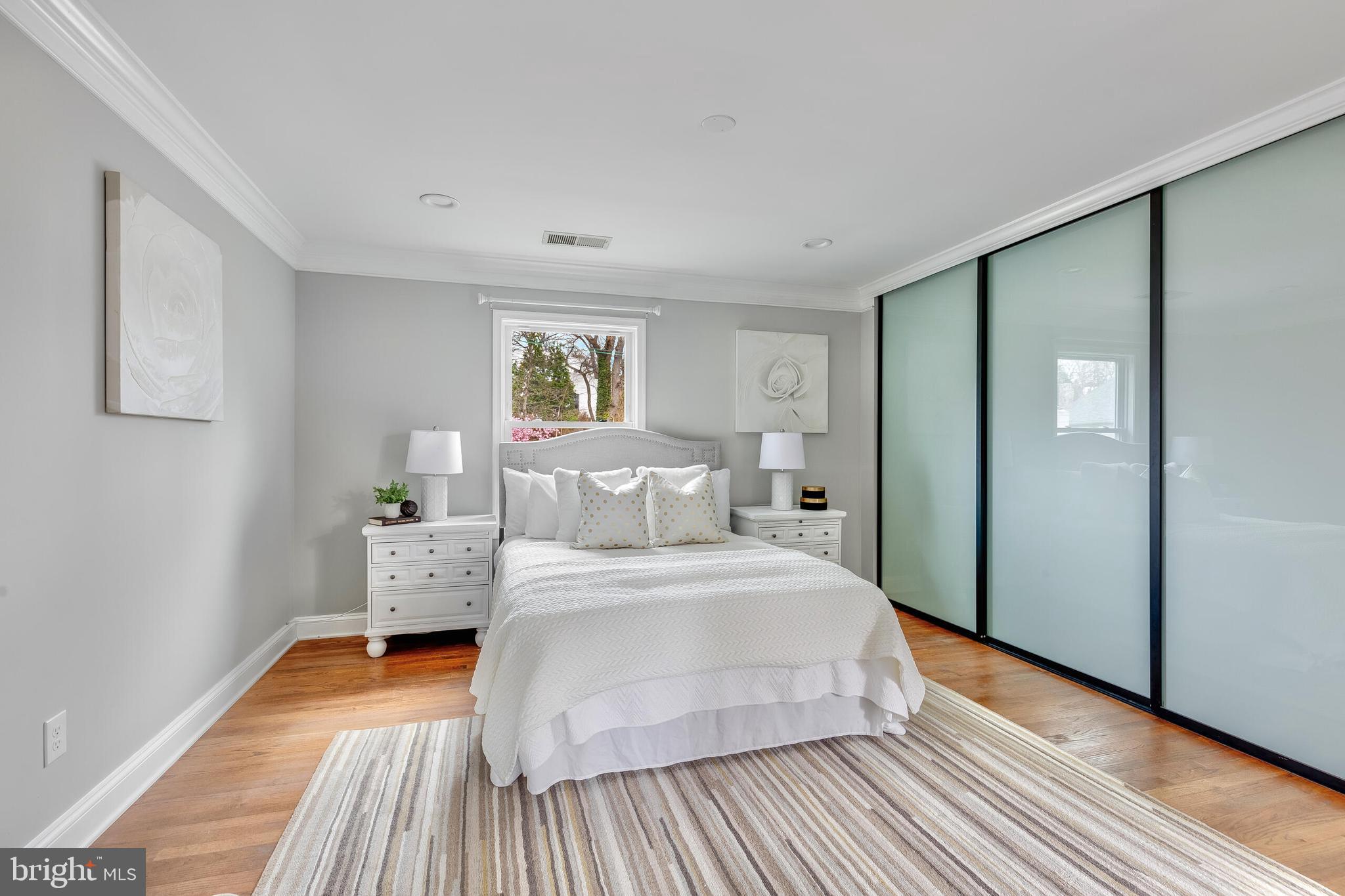 ARLINGTON RIDGE - Residential