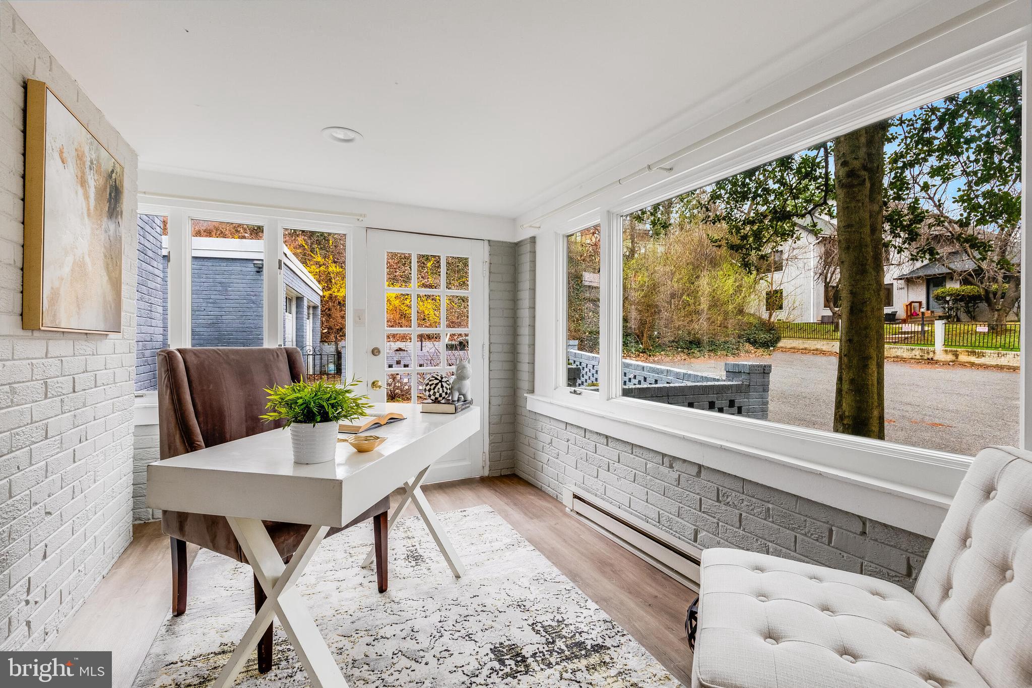 ARLINGTON RIDGE - Residential