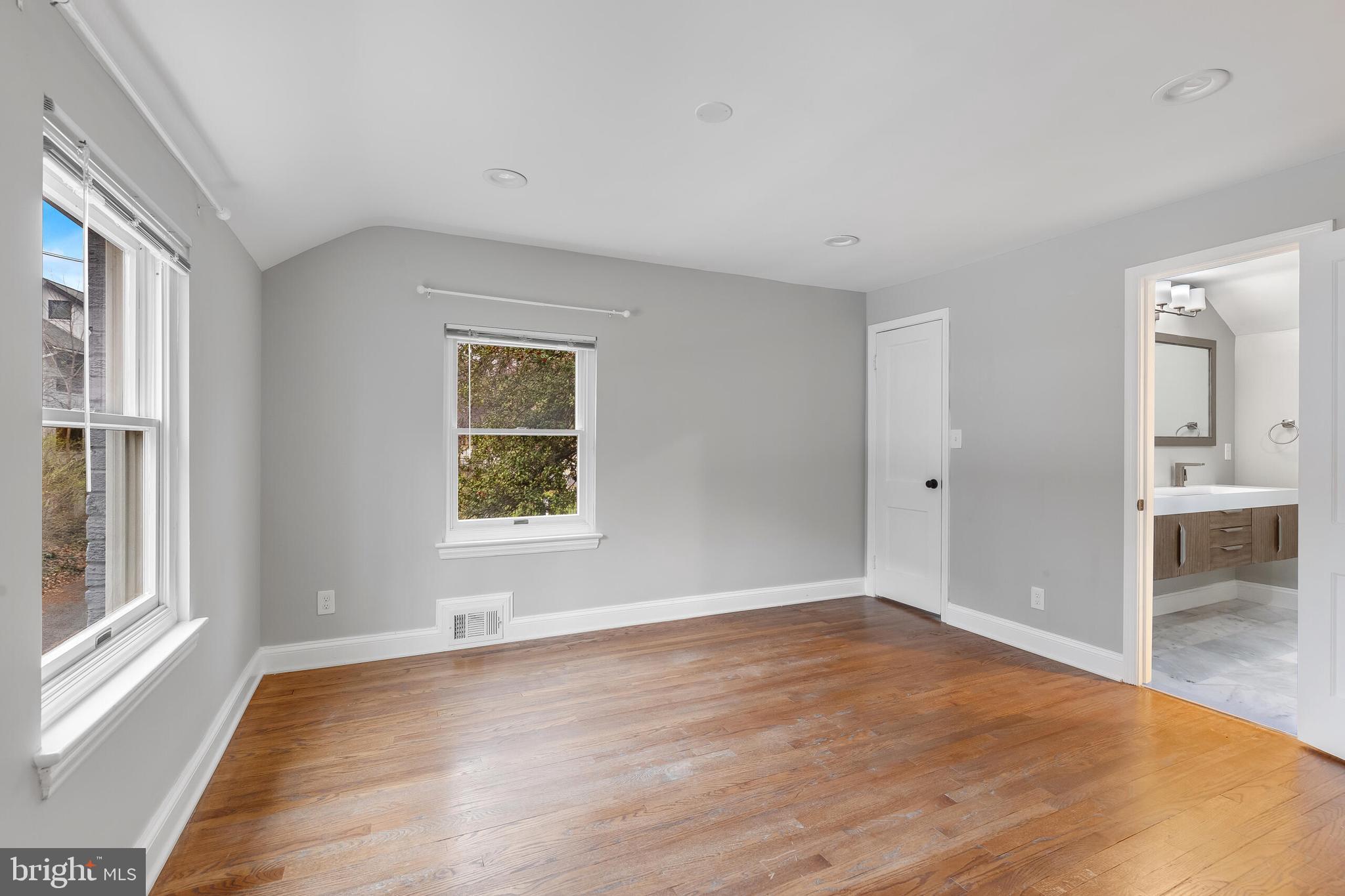 ARLINGTON RIDGE - Residential