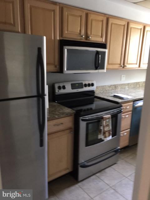 VILLAGES AT FALLS CHURCH - Residential Lease