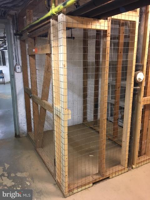 VILLAGES AT FALLS CHURCH - Residential Lease