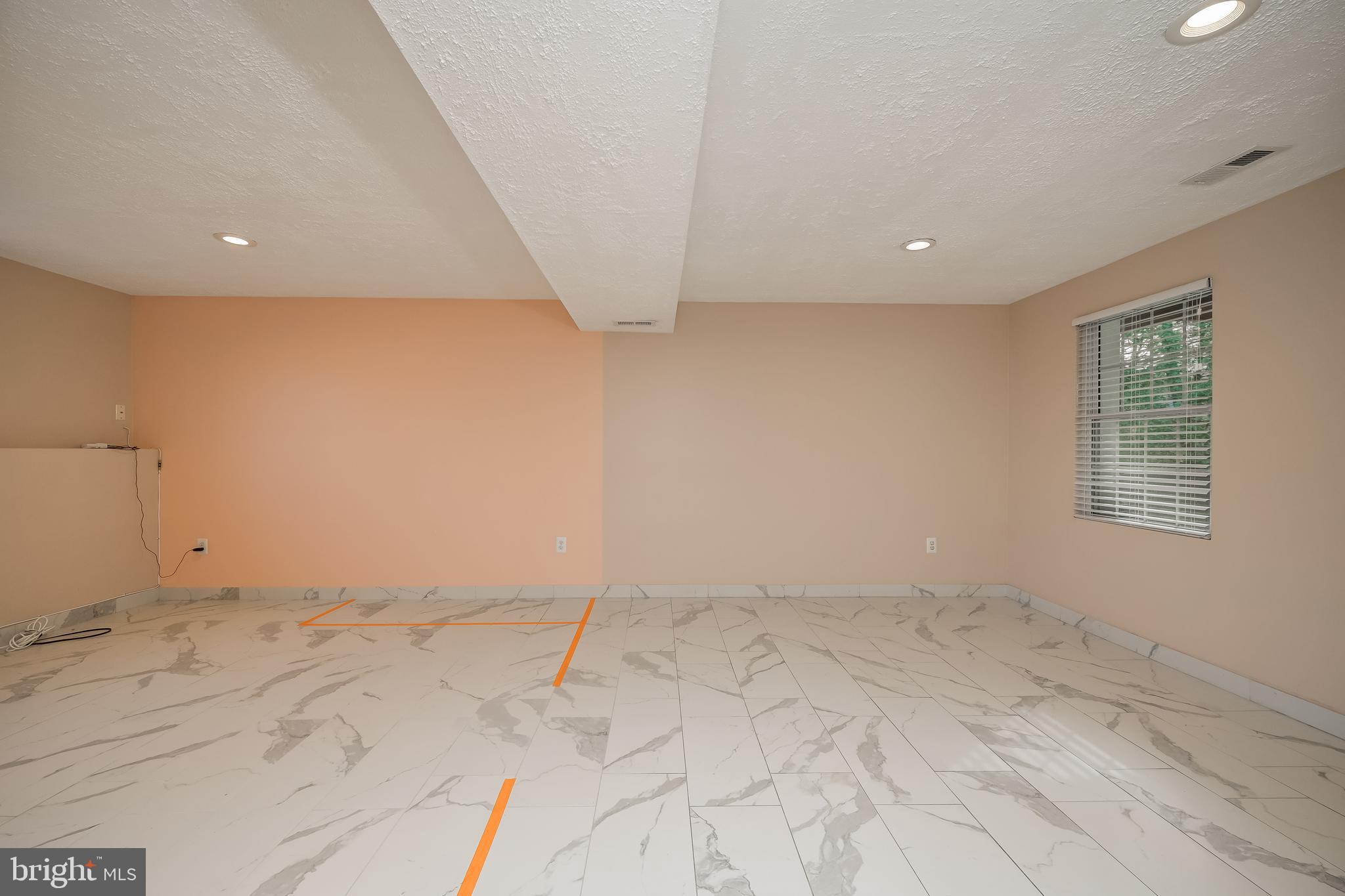 GLEN COURT - Residential