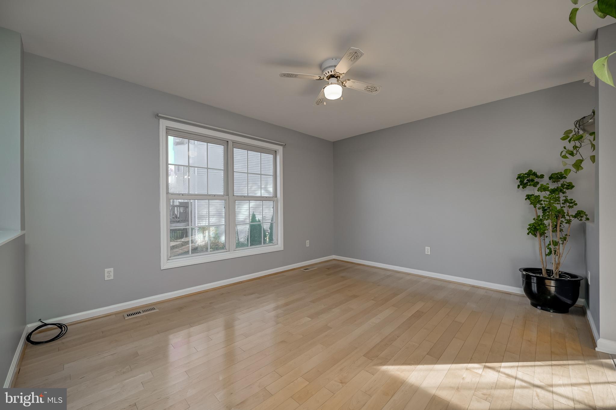 GLEN COURT - Residential