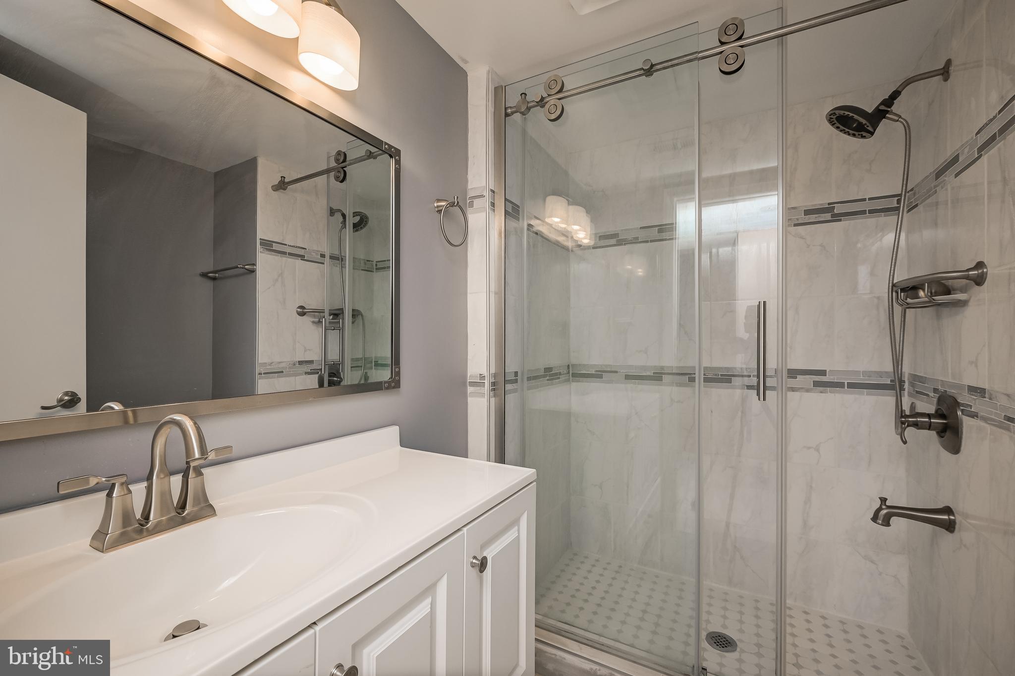 GLEN COURT - Residential