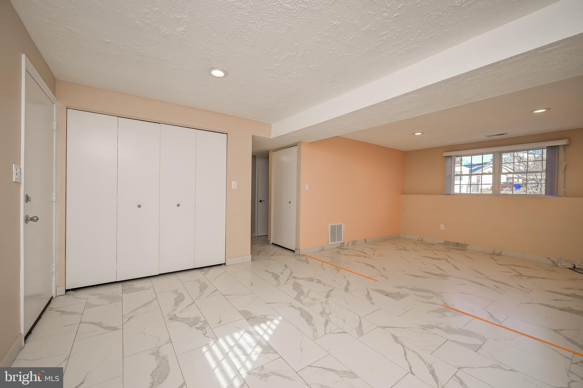 GLEN COURT - Residential