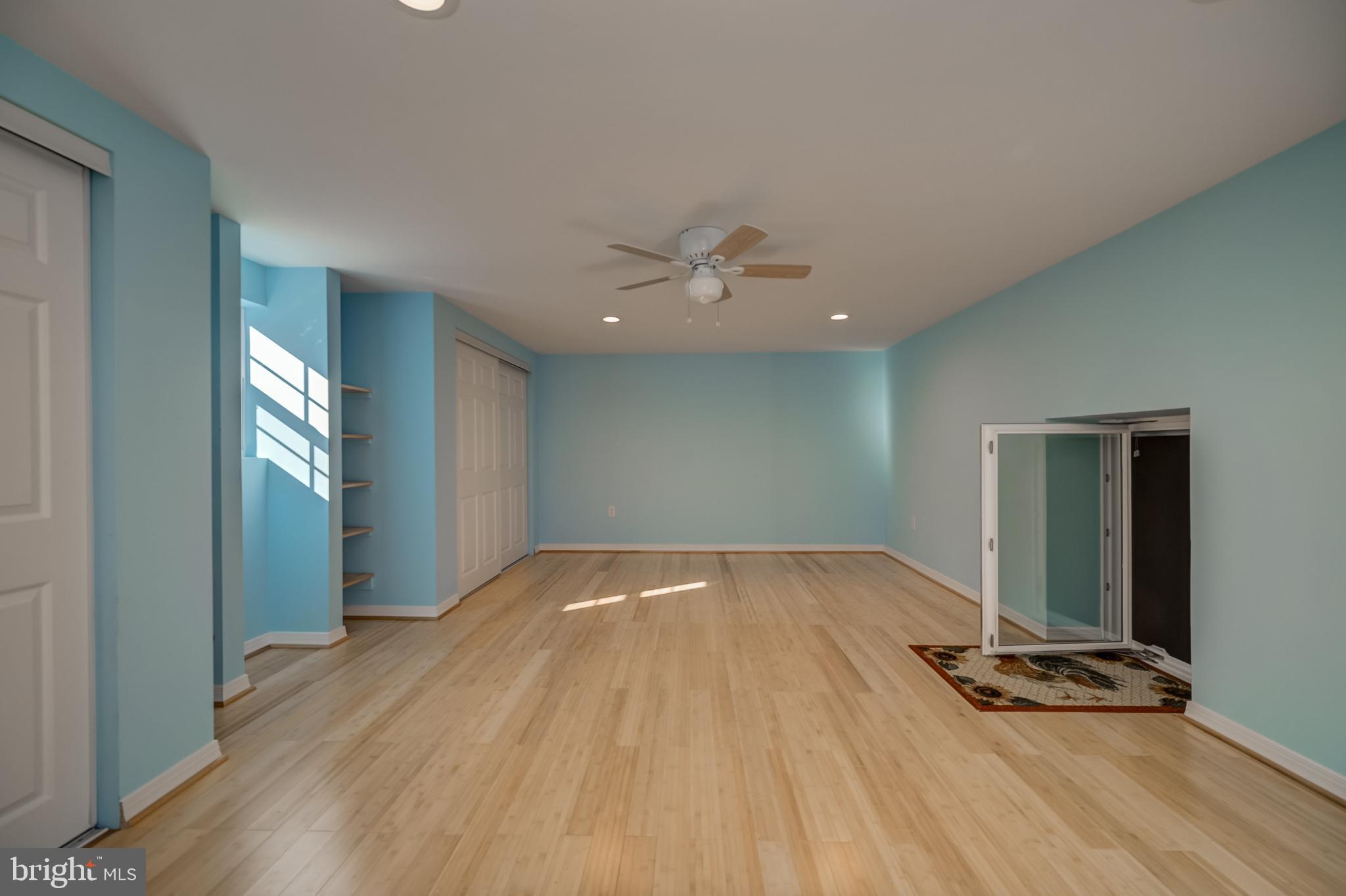 GLEN COURT - Residential