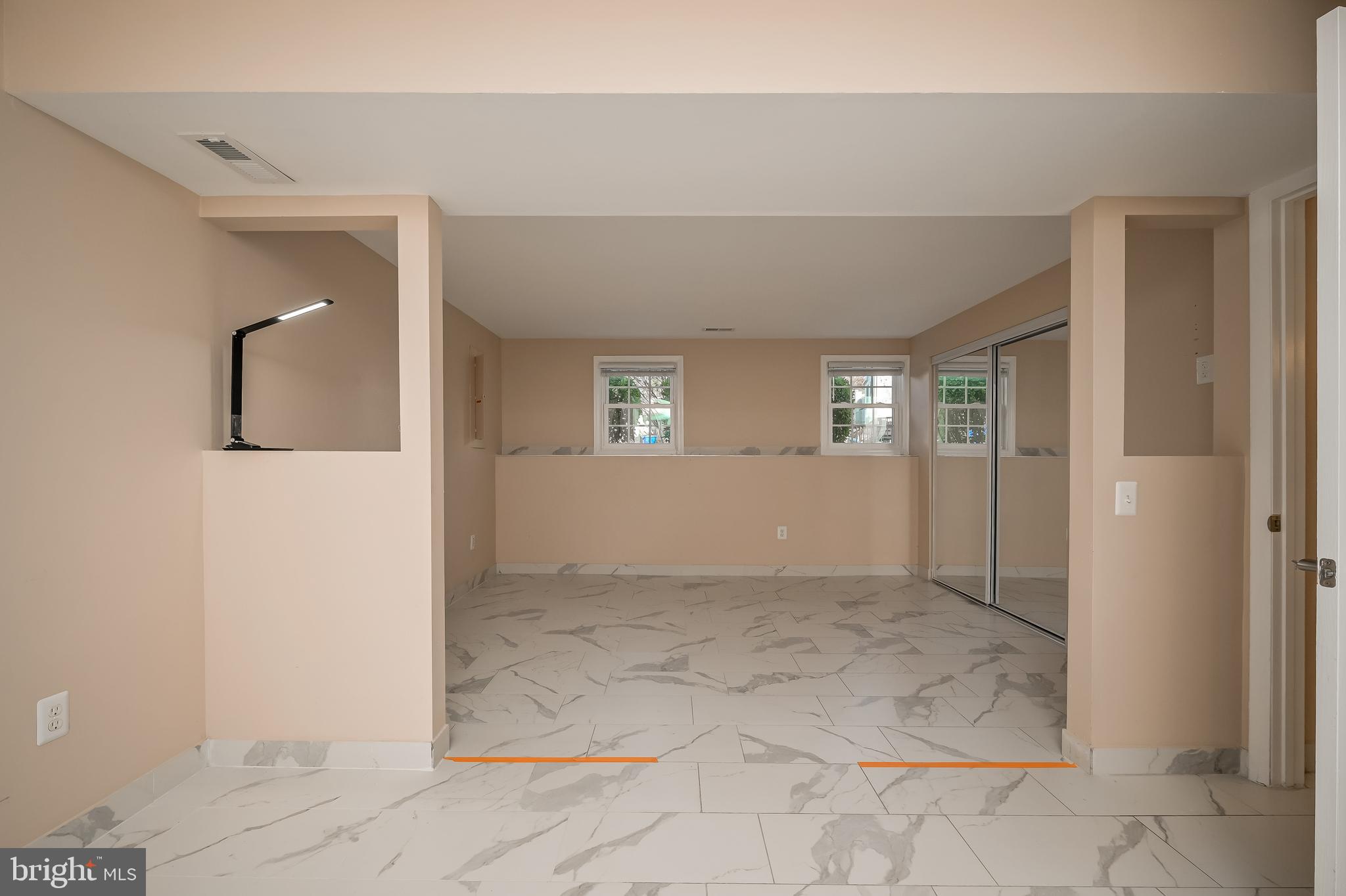 GLEN COURT - Residential