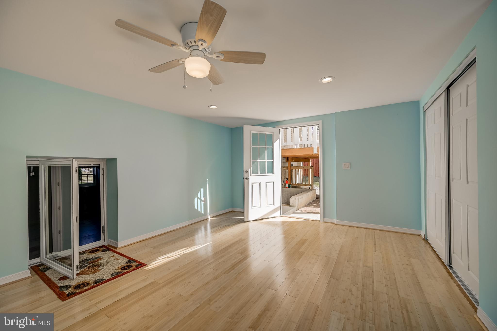 GLEN COURT - Residential