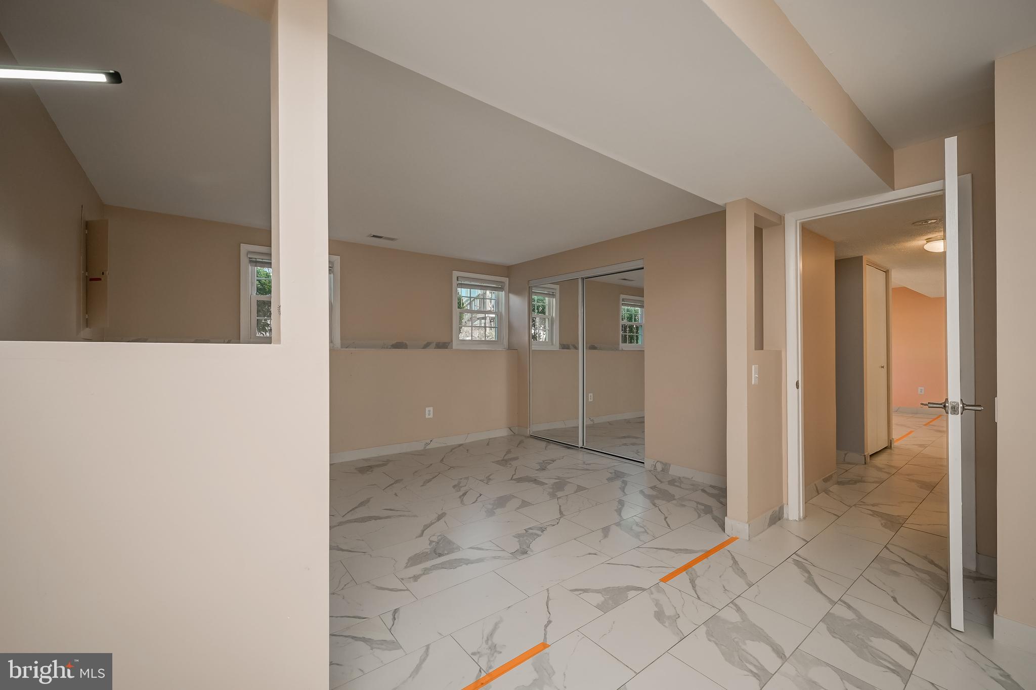 GLEN COURT - Residential