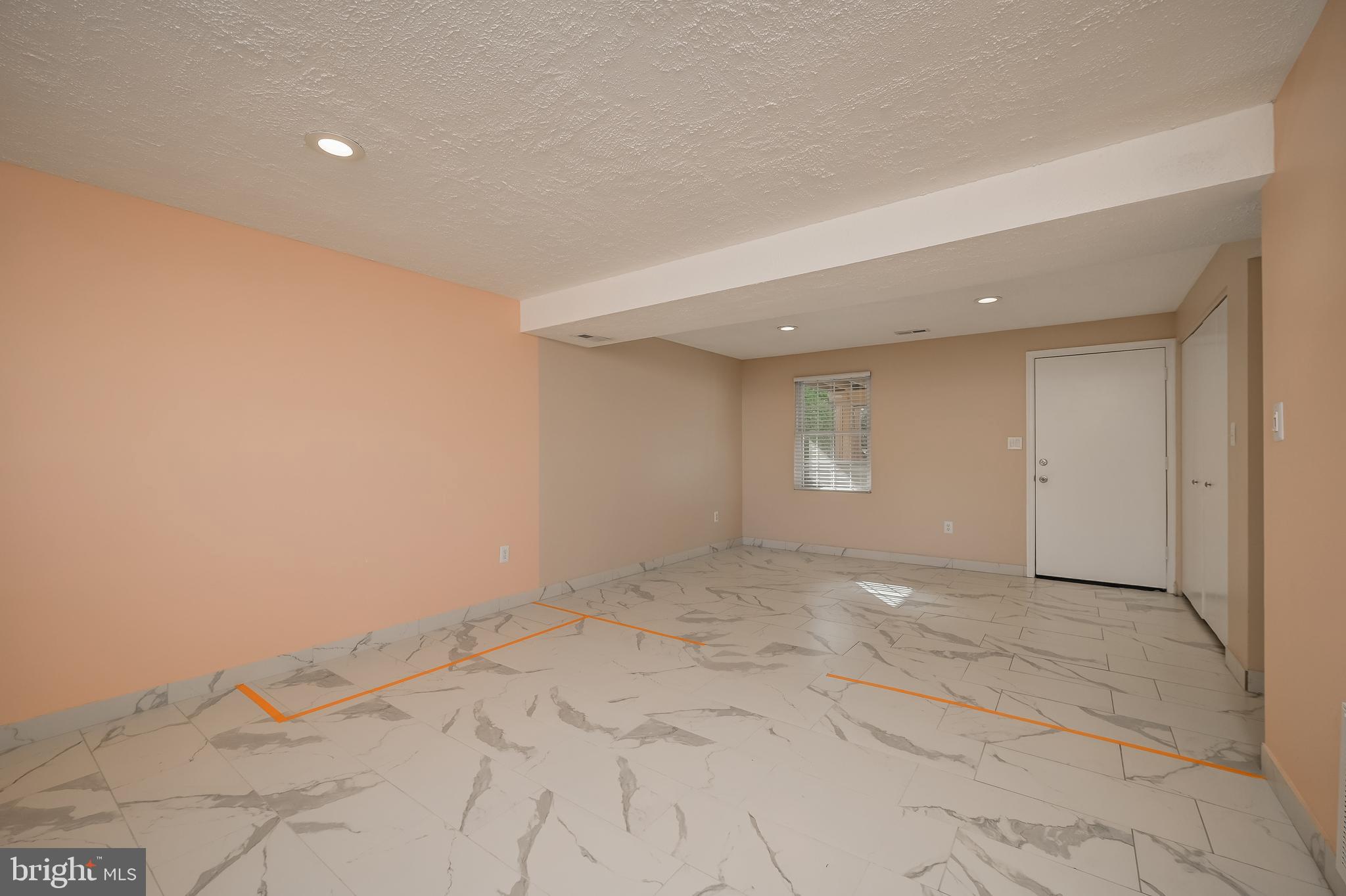 GLEN COURT - Residential