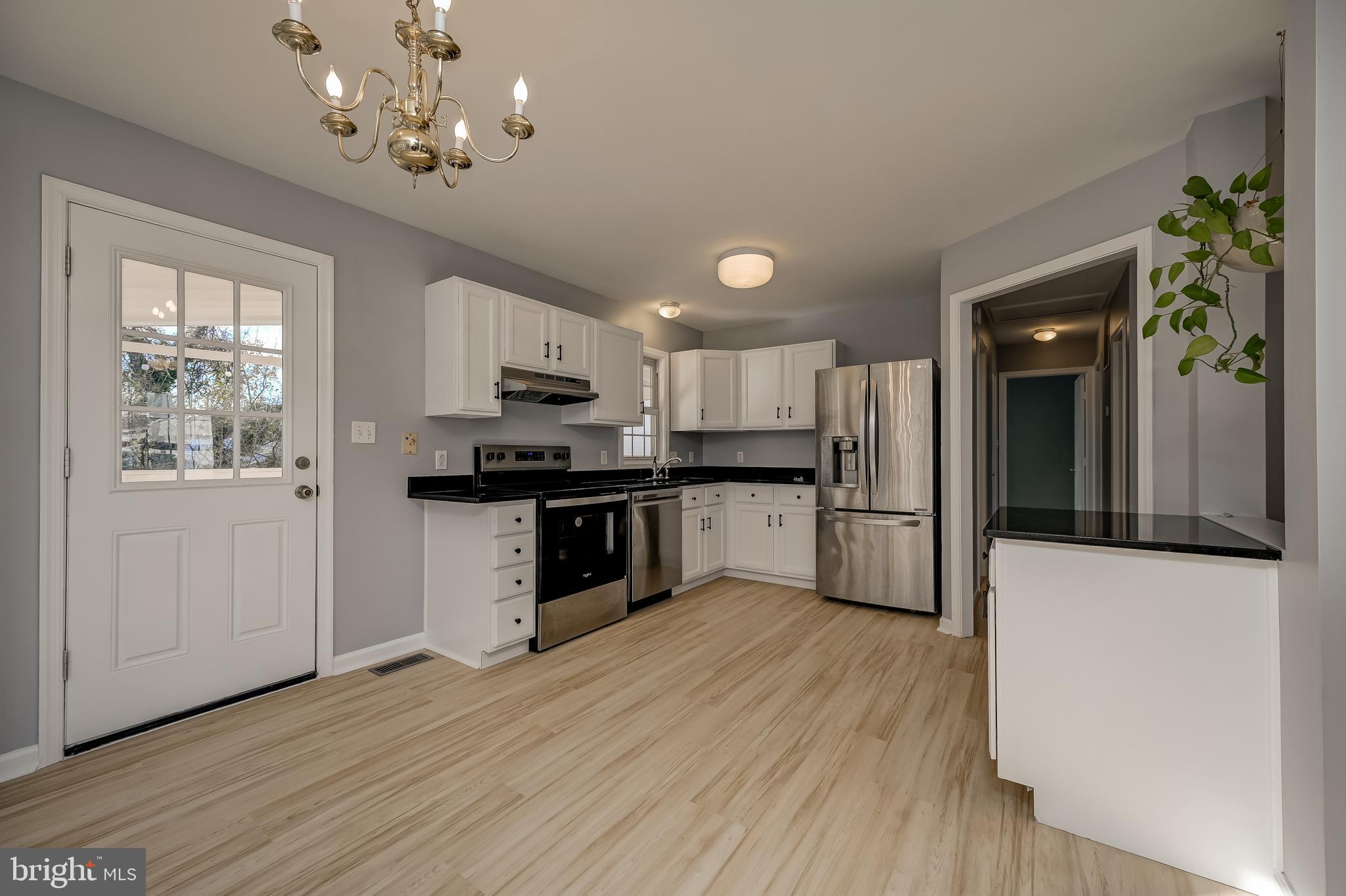 GLEN COURT - Residential