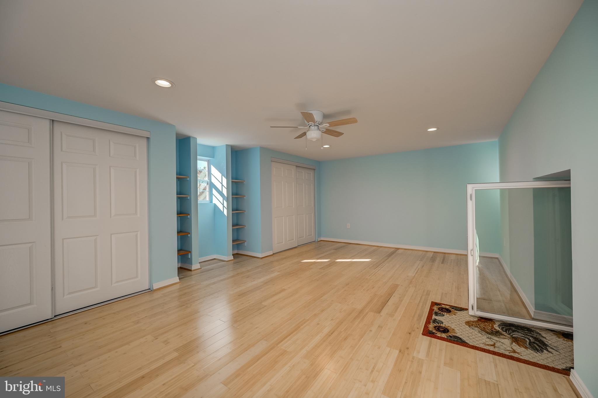 GLEN COURT - Residential