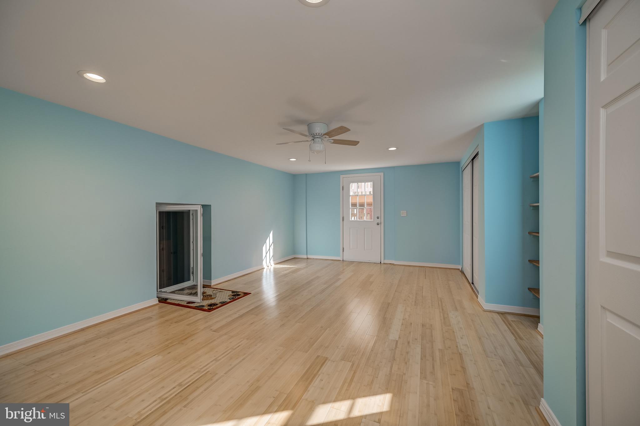 GLEN COURT - Residential