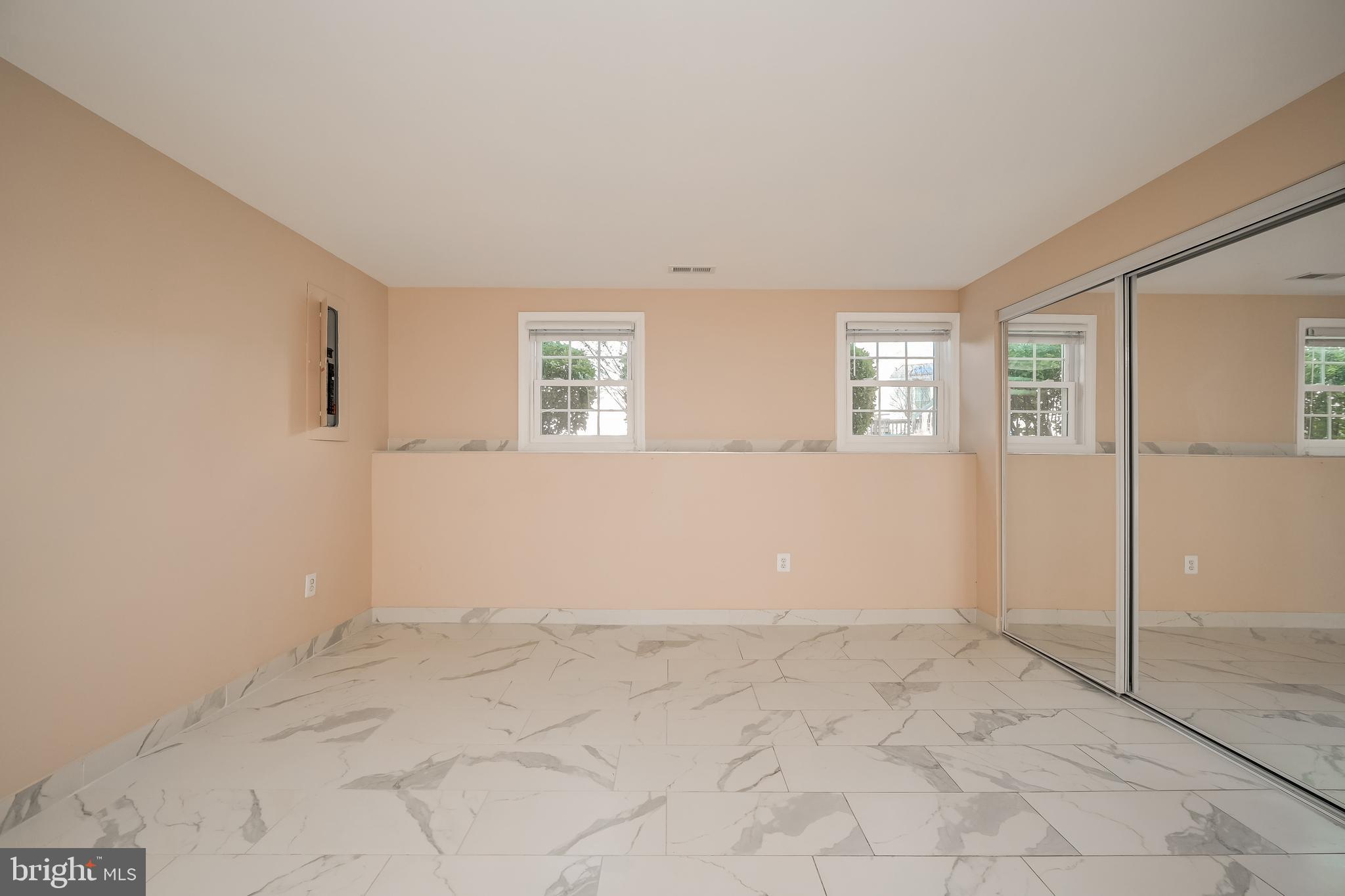 GLEN COURT - Residential