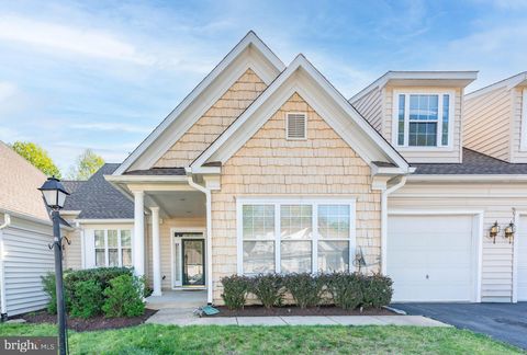 2167 VITTORIA COURT 49 BOWIE MD 20721