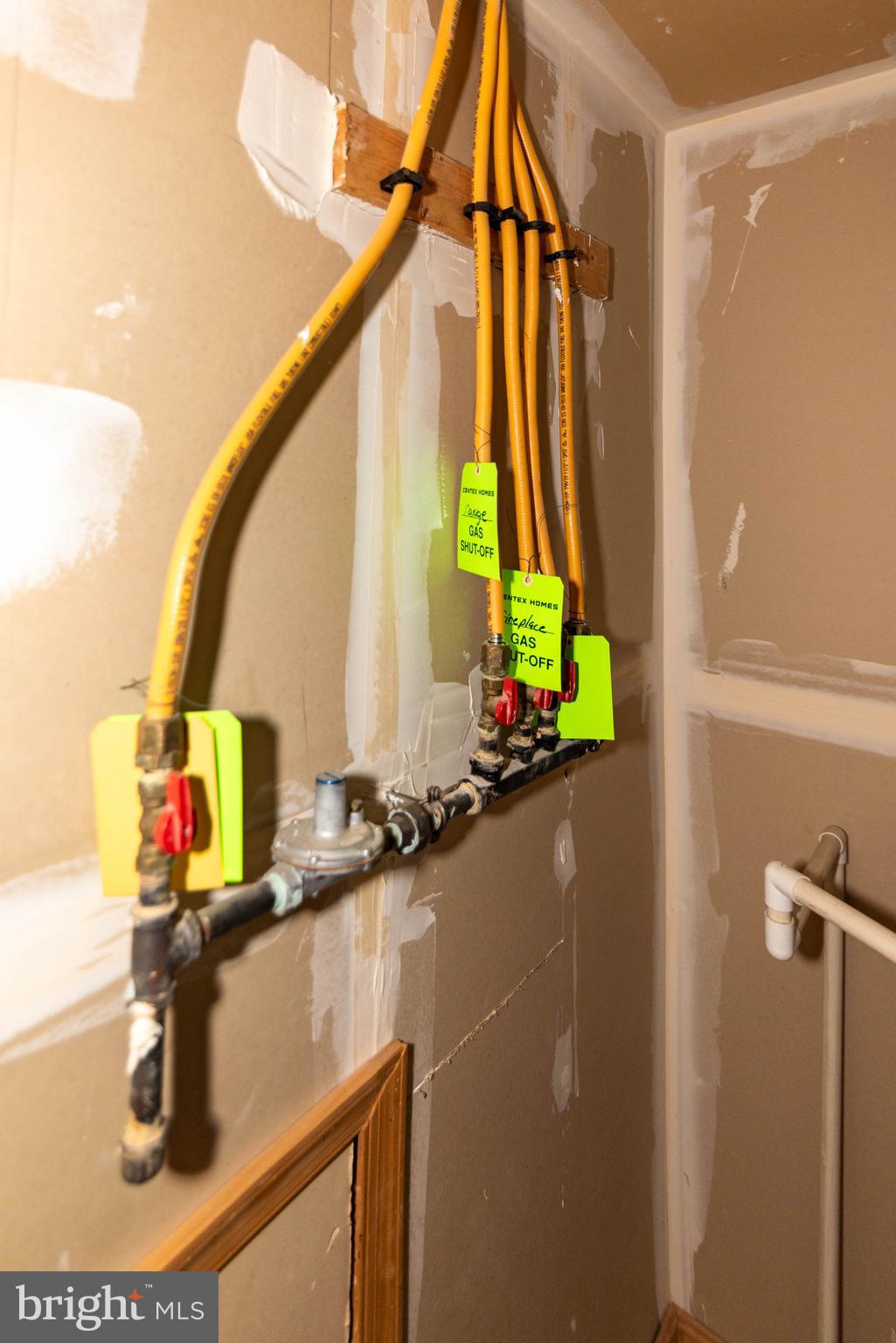 THE VILLAGE AT COLLINGTON - Residential