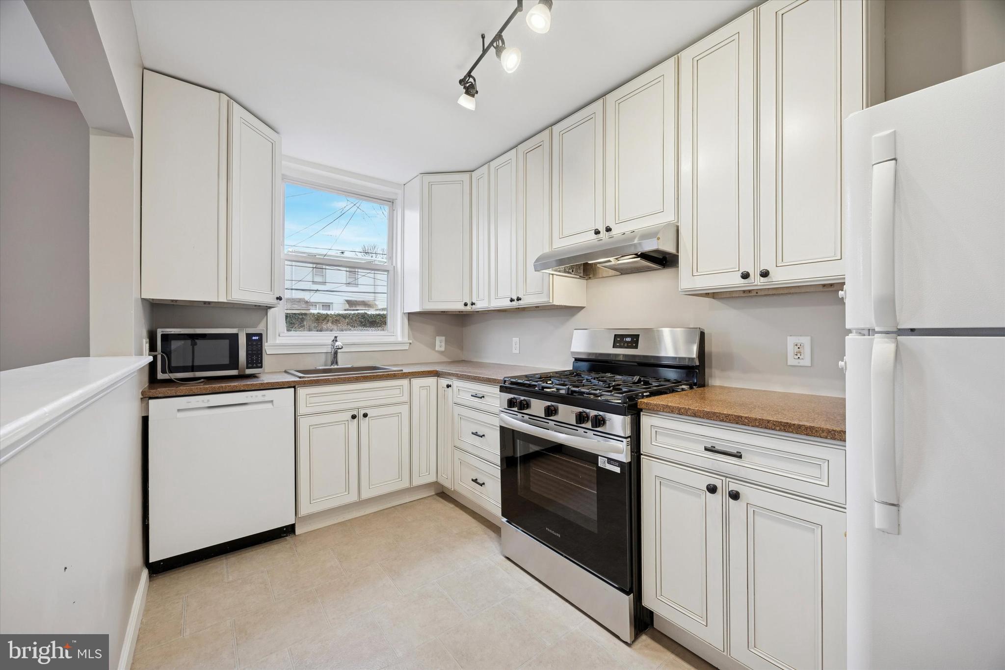 KIRKLAND - Residential Lease