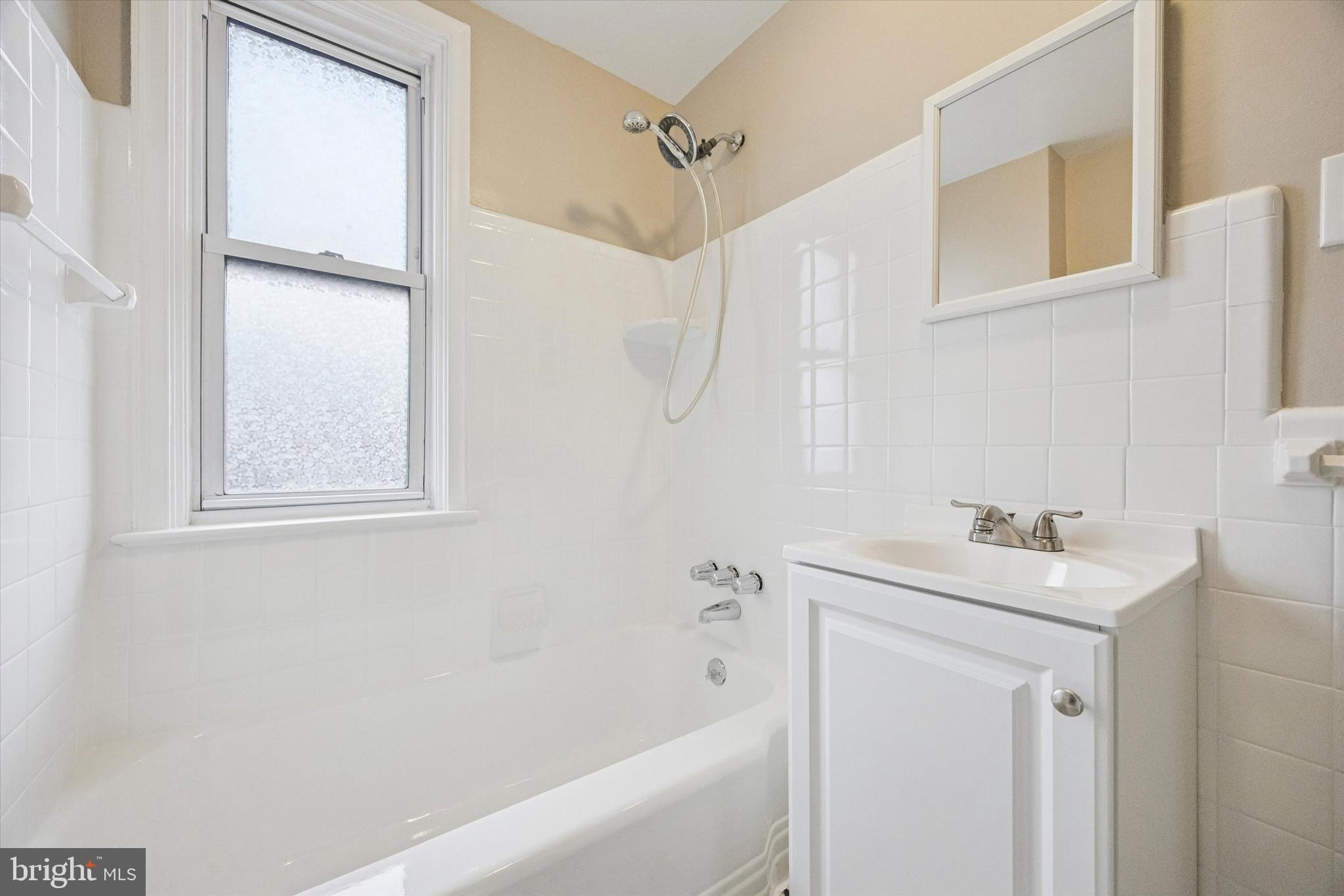 KIRKLAND - Residential Lease