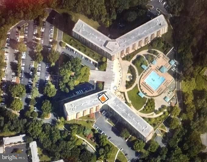 PROMENADE TOWERS - Residential Lease