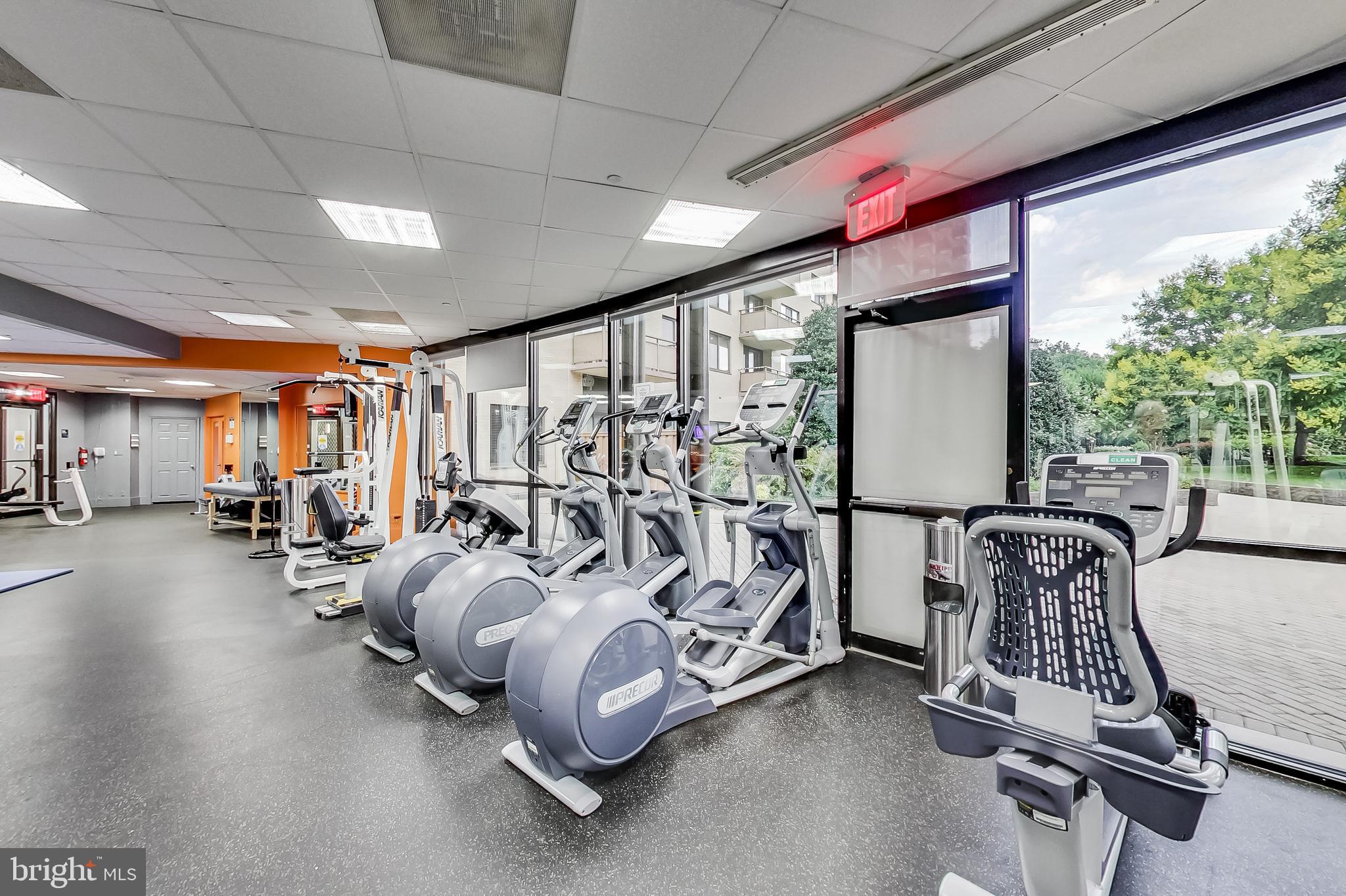 PROMENADE TOWERS - Residential Lease