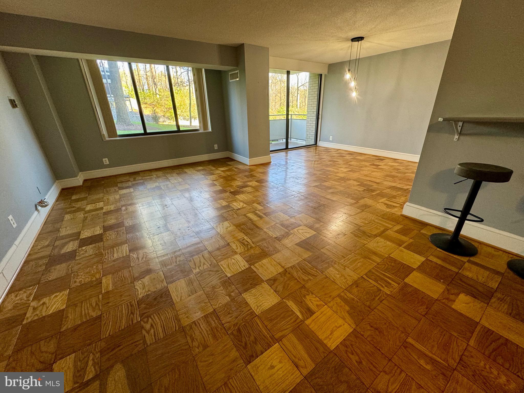 PROMENADE TOWERS - Residential Lease