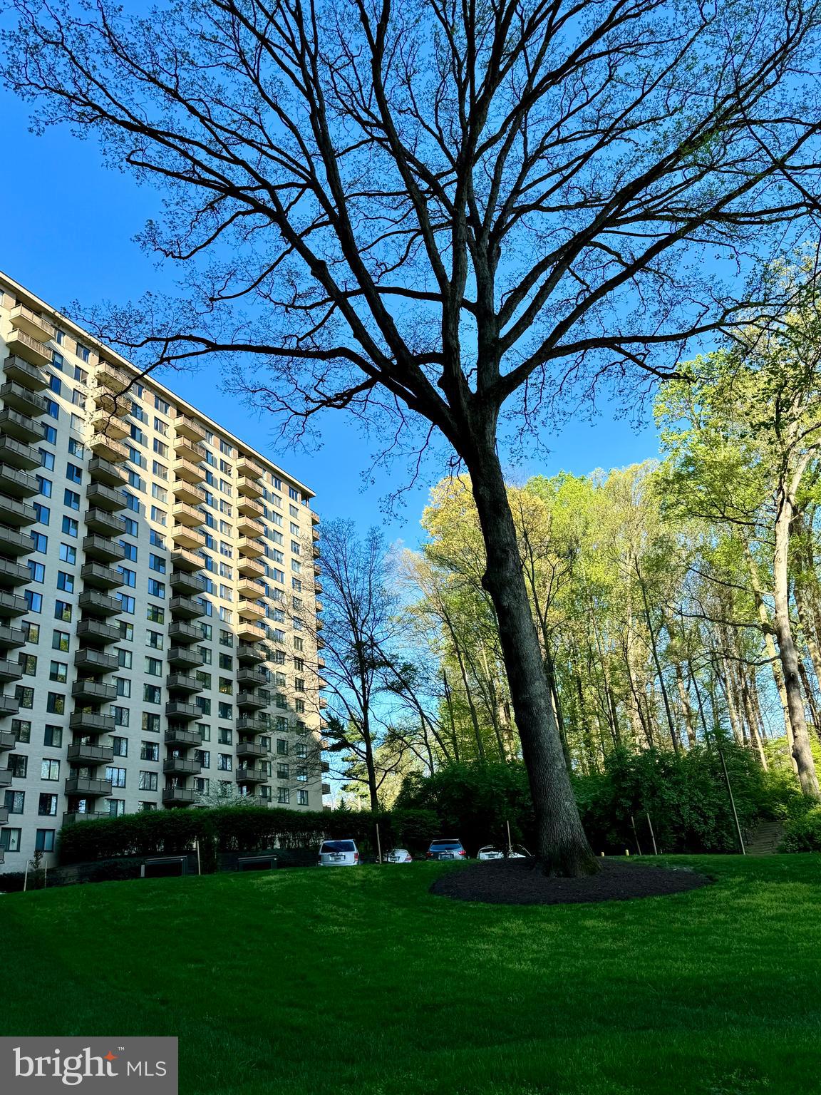 PROMENADE TOWERS - Residential Lease