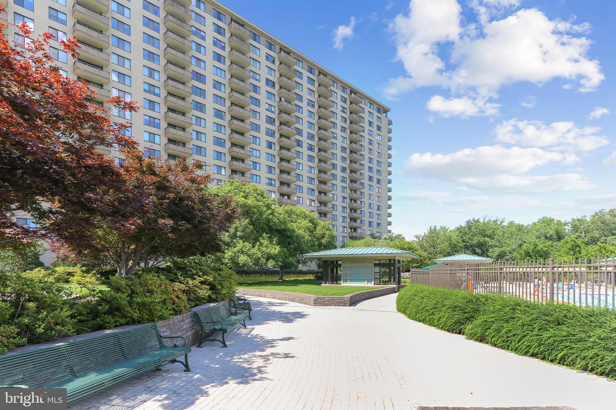 PROMENADE TOWERS - Residential Lease