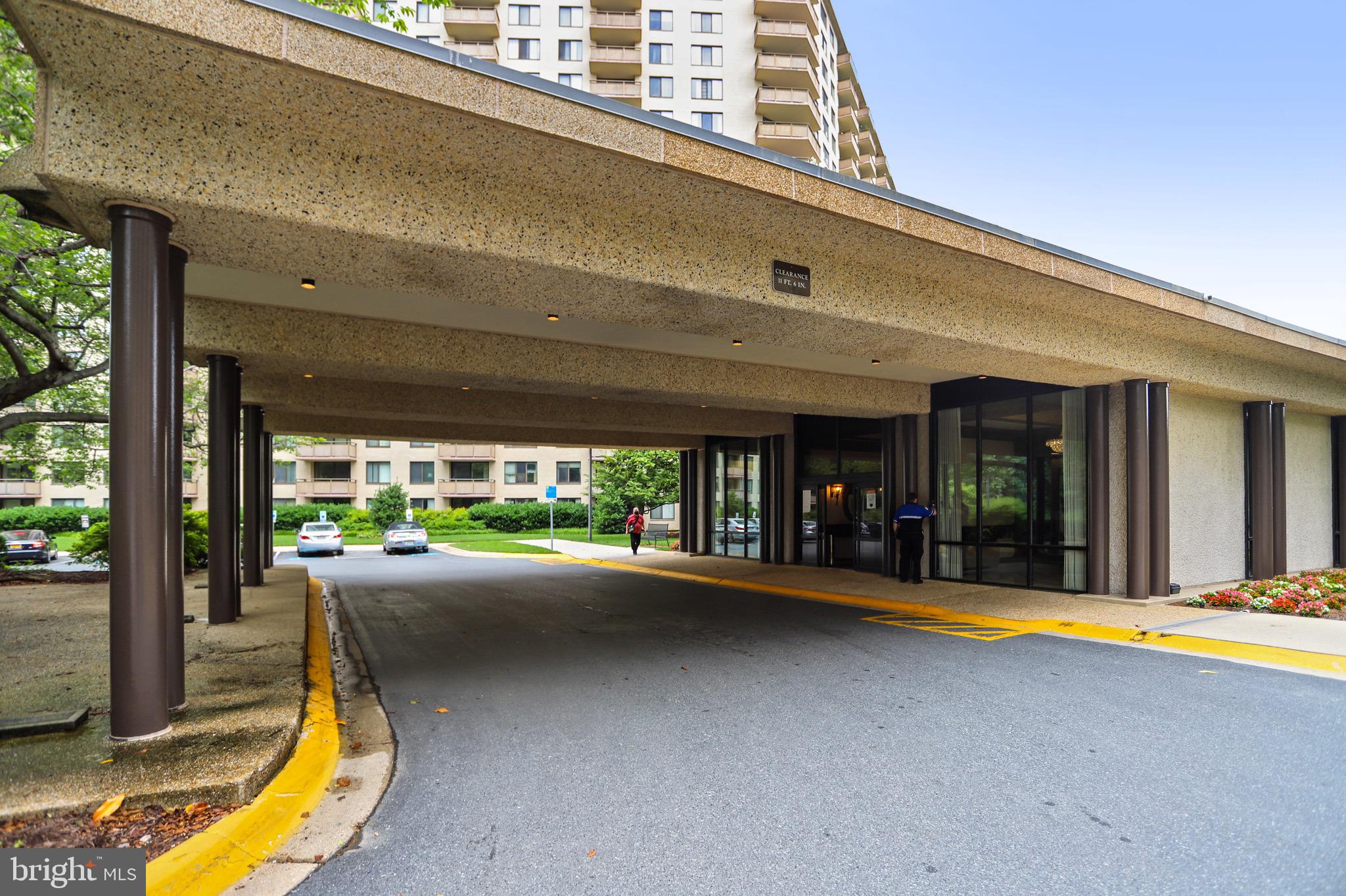 PROMENADE TOWERS - Residential Lease