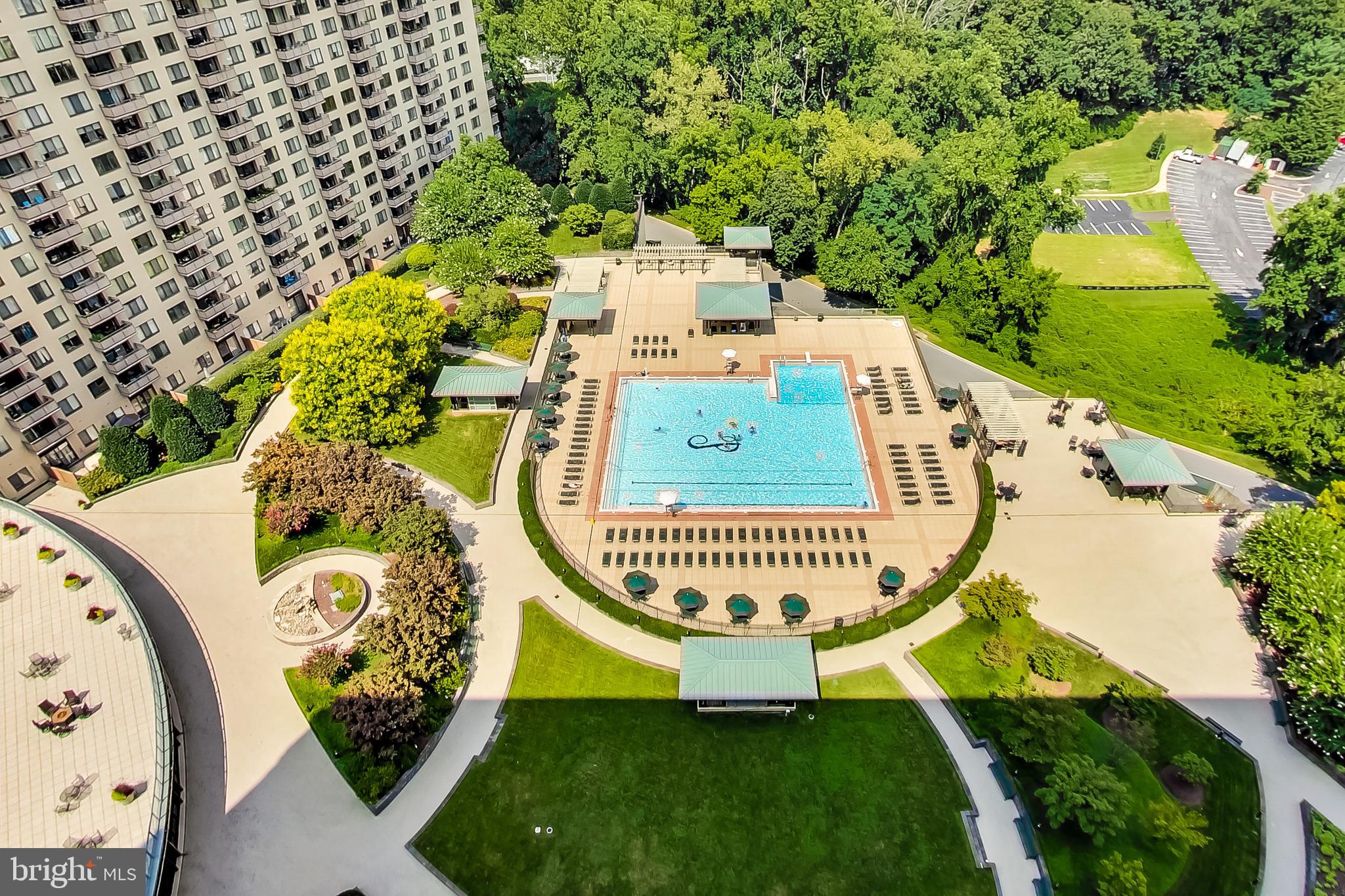 PROMENADE TOWERS - Residential Lease