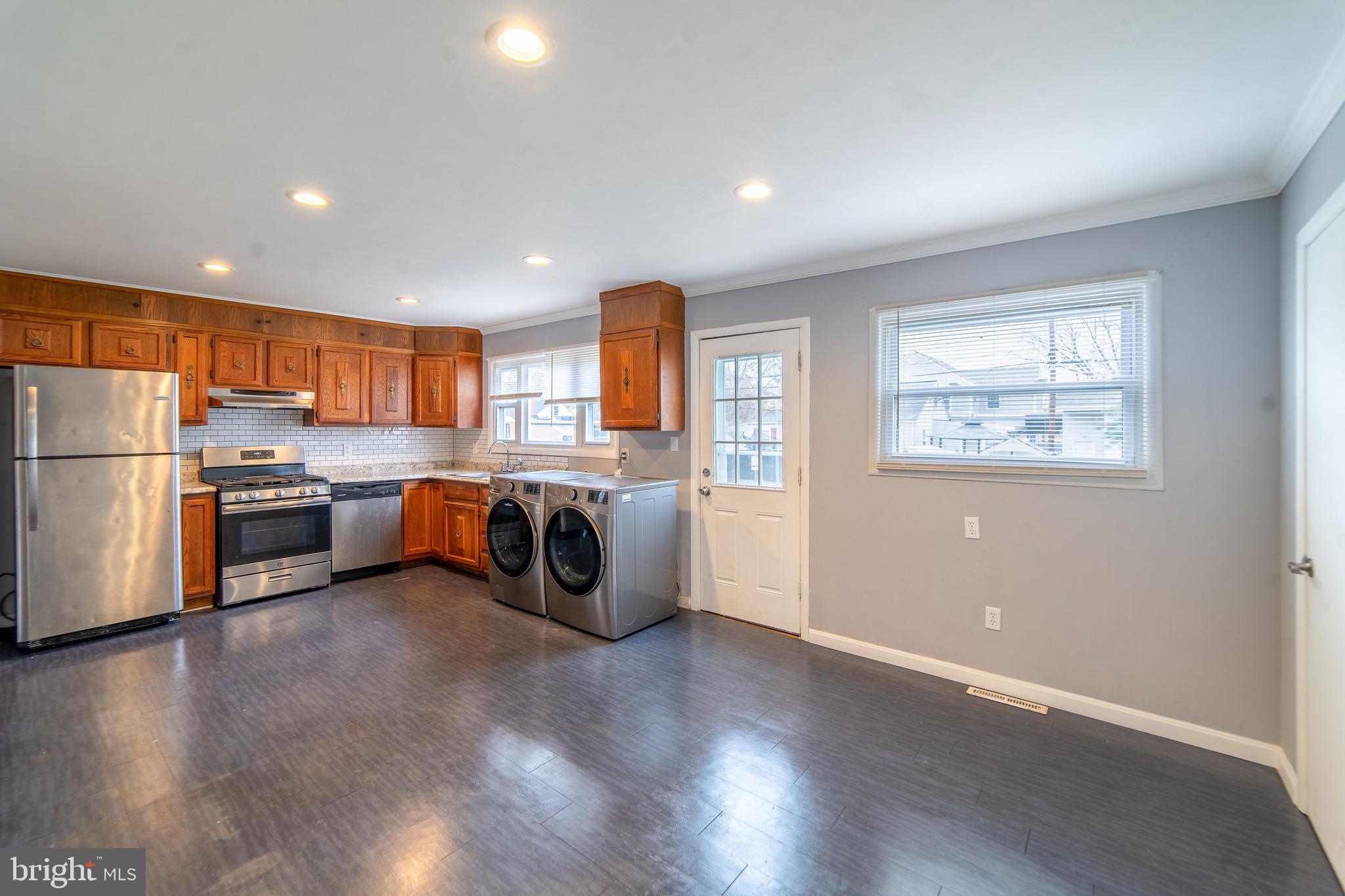 GRAY MANOR - Residential