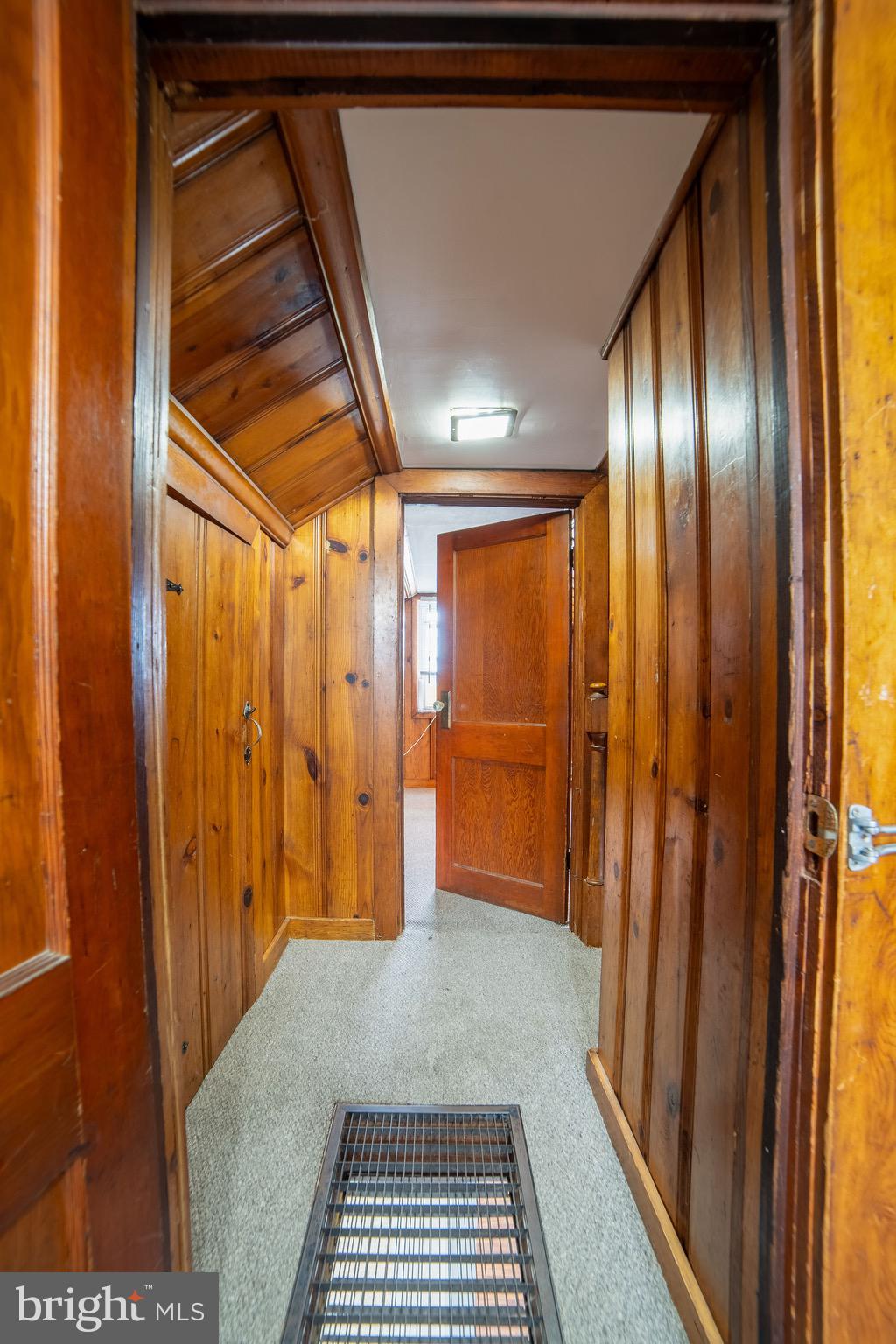 GRAY MANOR - Residential