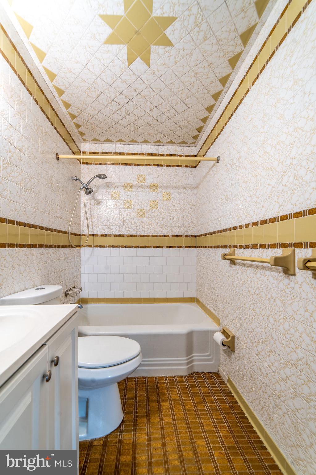 GRAY MANOR - Residential