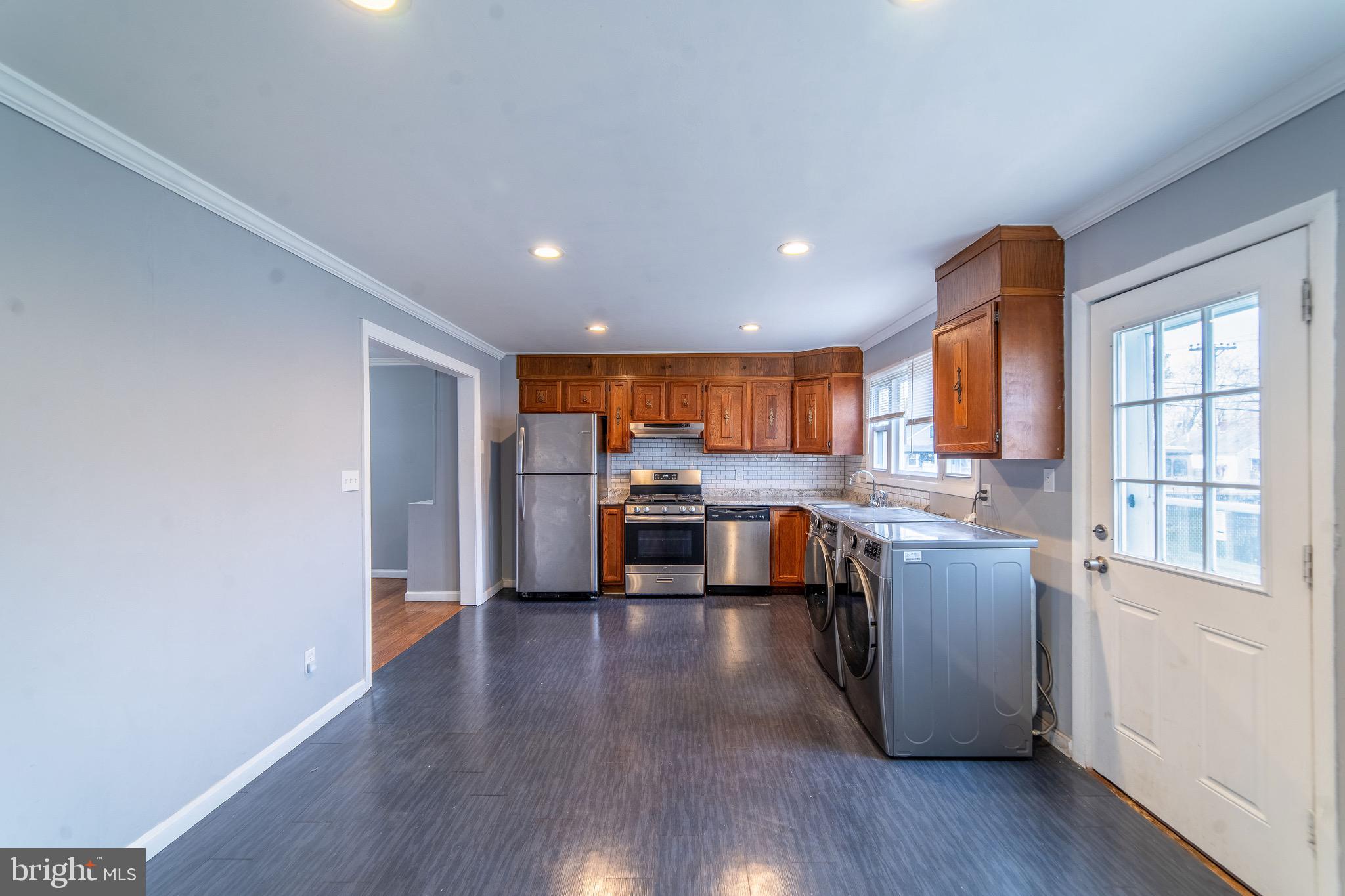 GRAY MANOR - Residential