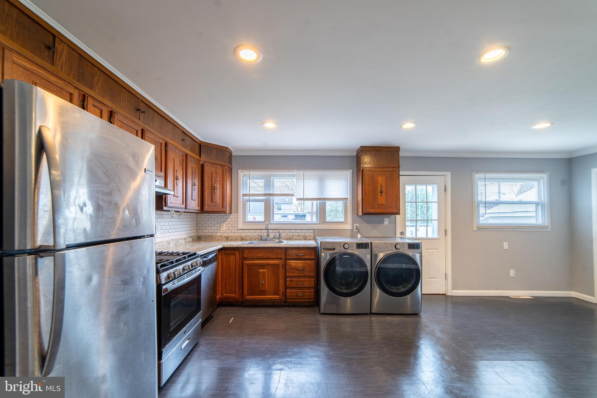 GRAY MANOR - Residential