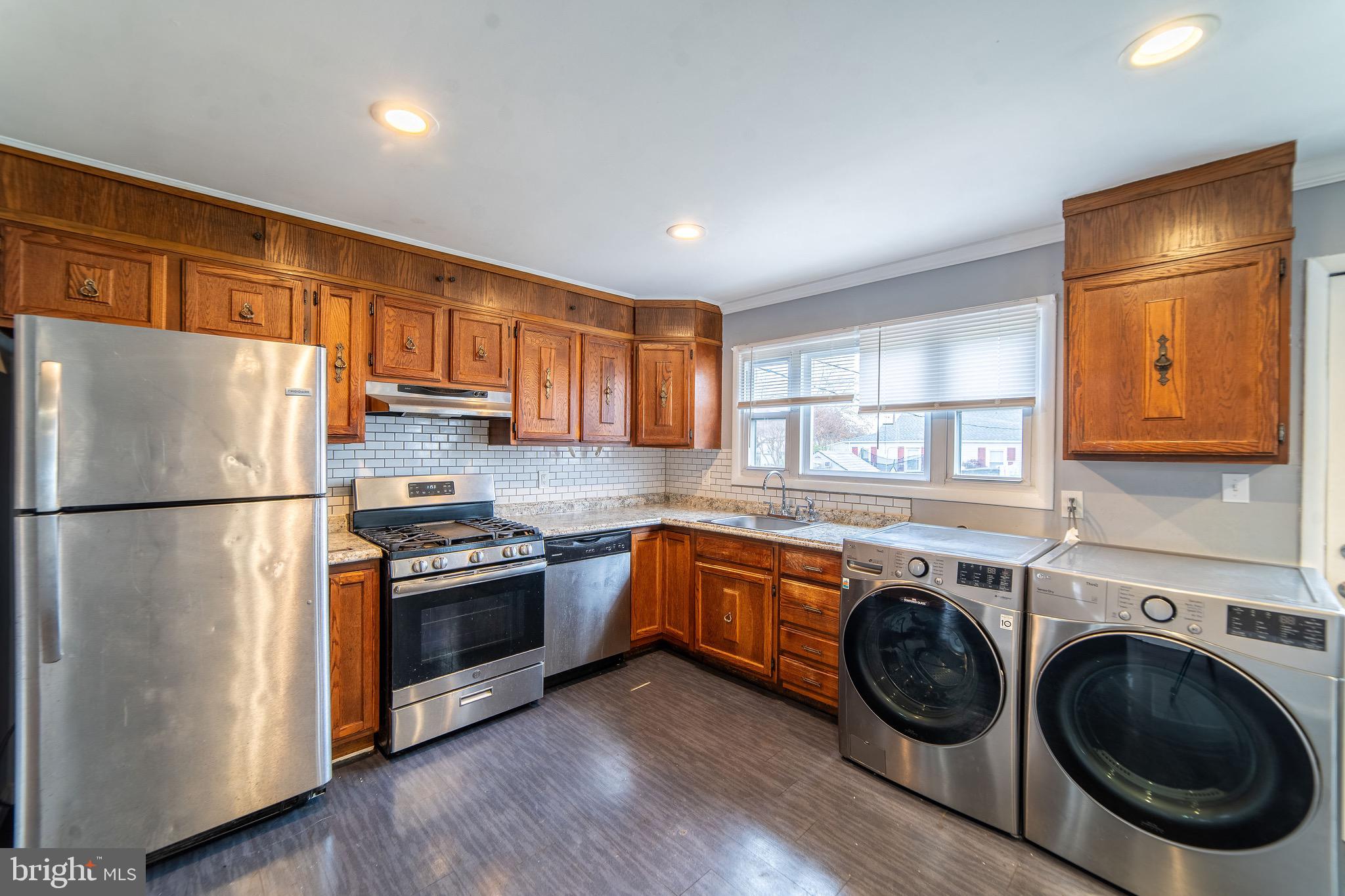 GRAY MANOR - Residential