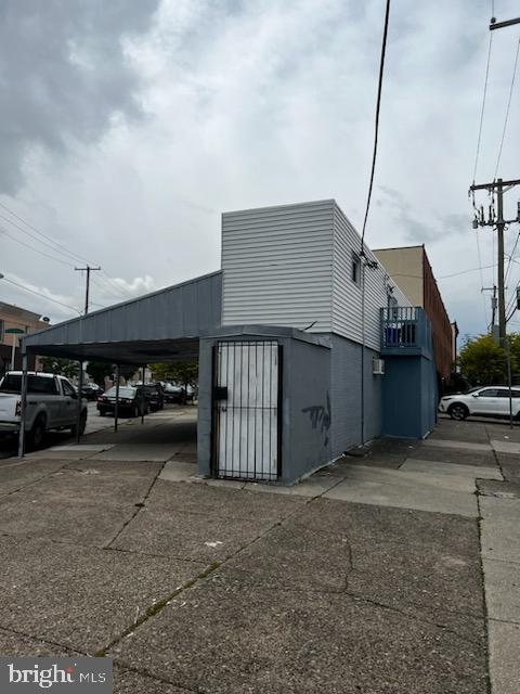 Mix use building. 1FL commercial space with private 3 car parking space, partial unfinished basement. High visibility for office or store. 2FL is a 2 bedroom apartment. Seller is a PA and NJ licensed broker