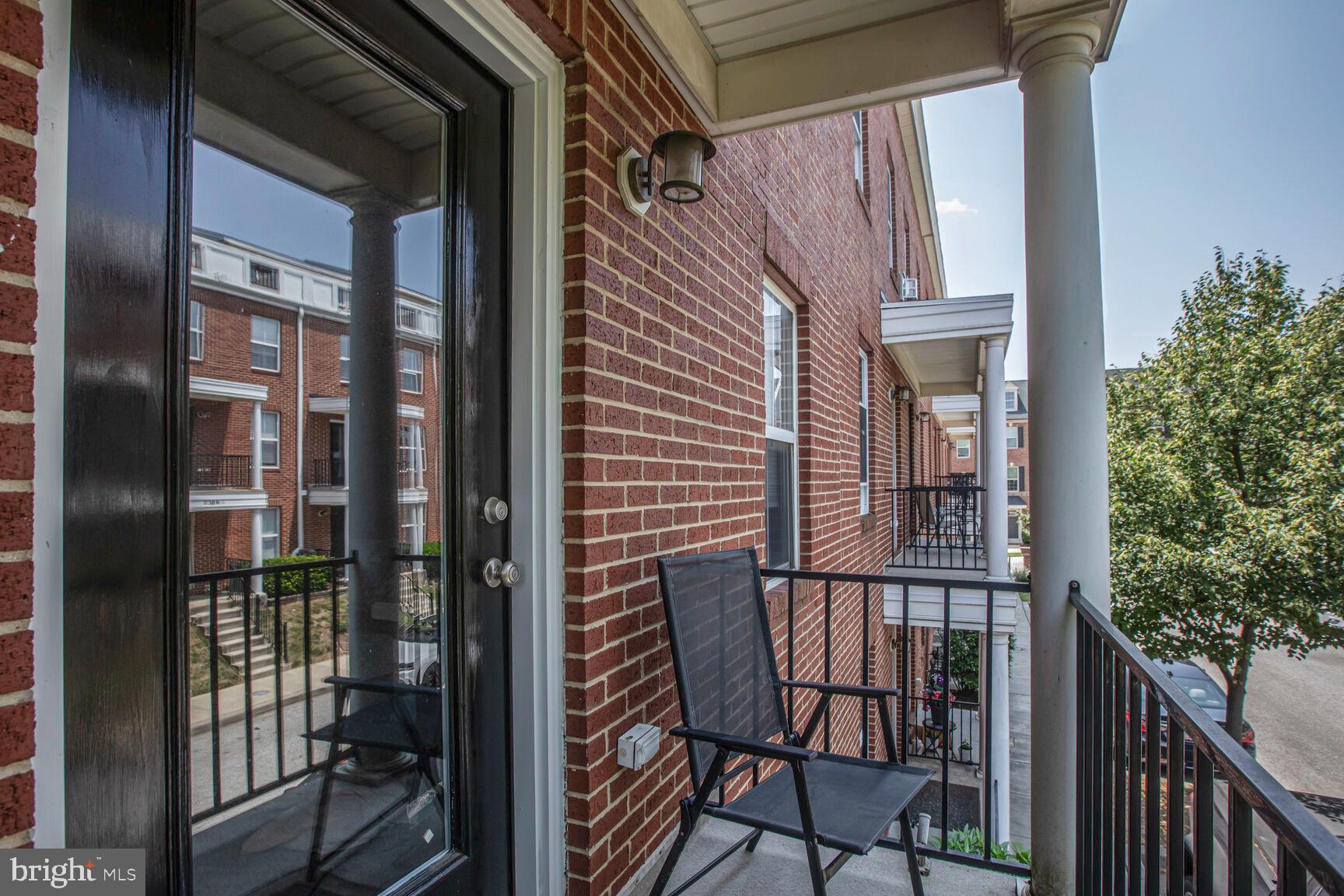 ATHENA SQUARE - Residential