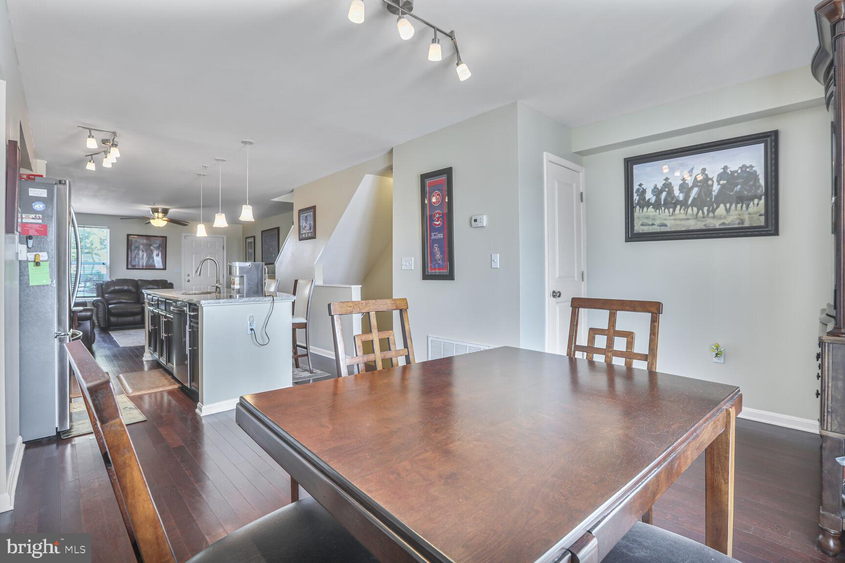 ATHENA SQUARE - Residential