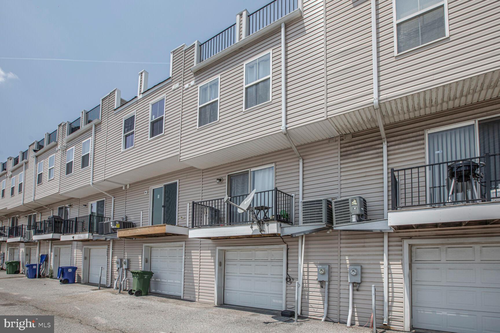 ATHENA SQUARE - Residential