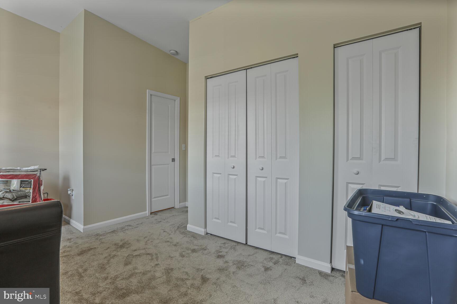 ATHENA SQUARE - Residential