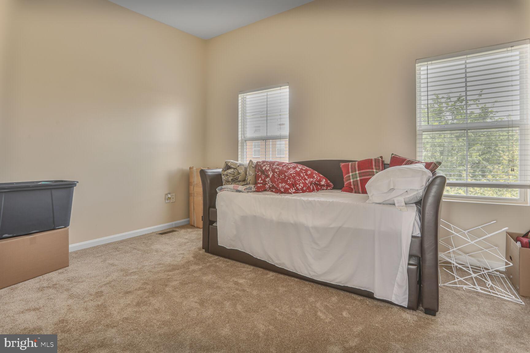 ATHENA SQUARE - Residential