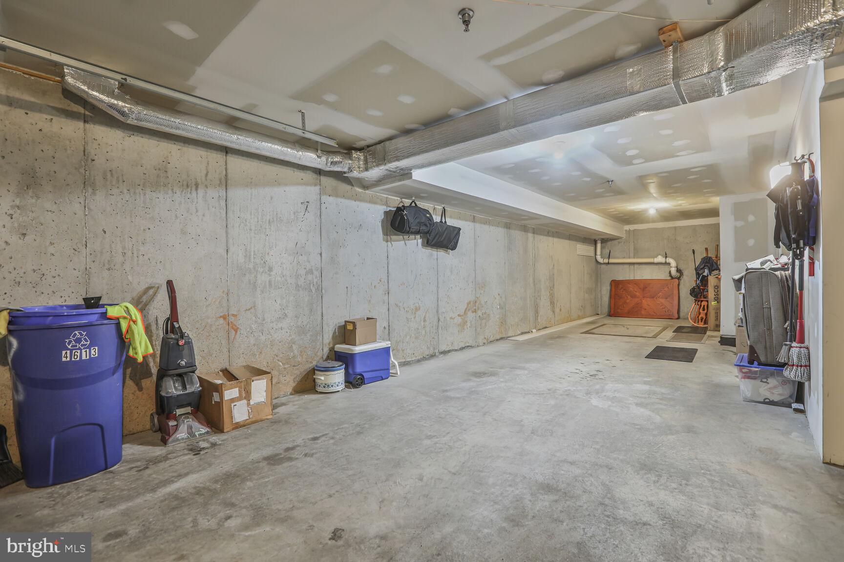 ATHENA SQUARE - Residential