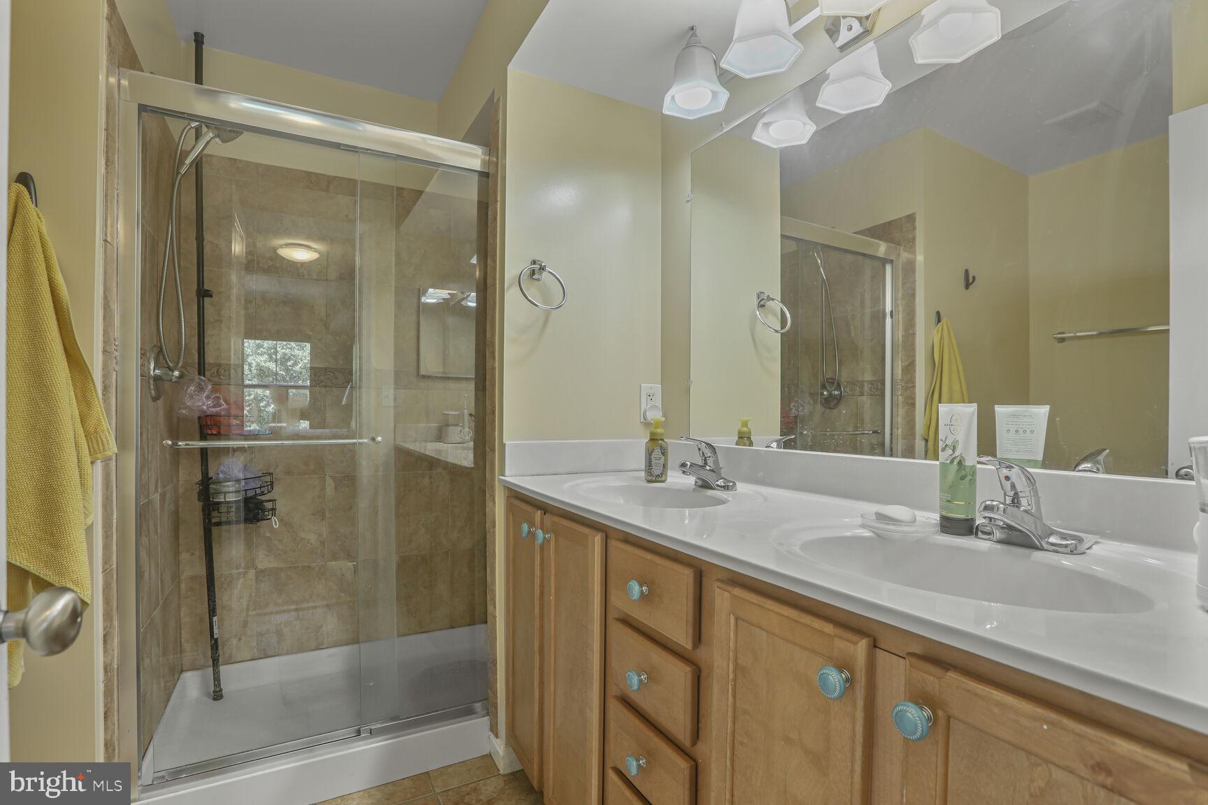 ATHENA SQUARE - Residential