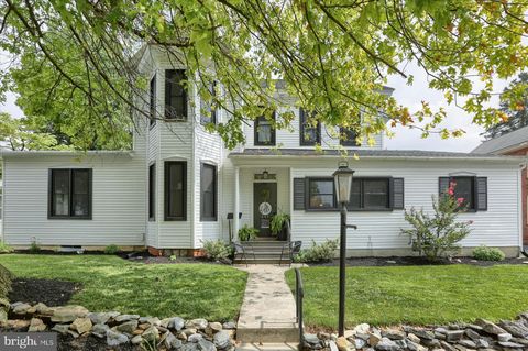 Photo of 241 E MAIN ST, LANDISVILLE, PA 17538 (MLS # PALA2037932)