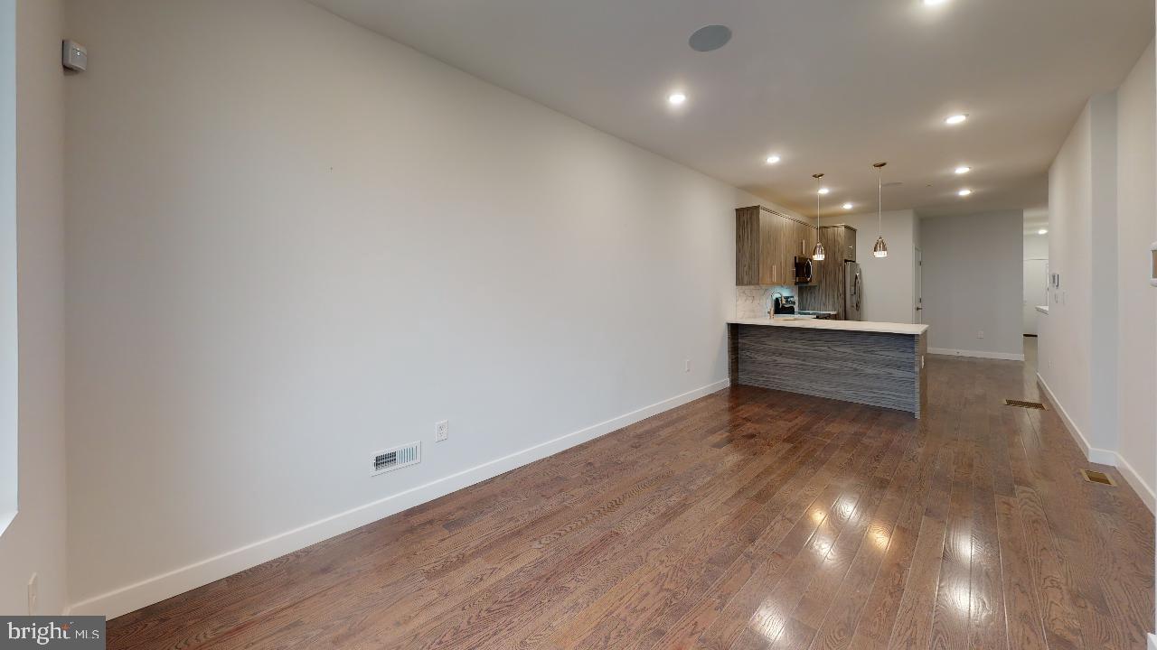 OLDE KENSINGTON - Residential Lease