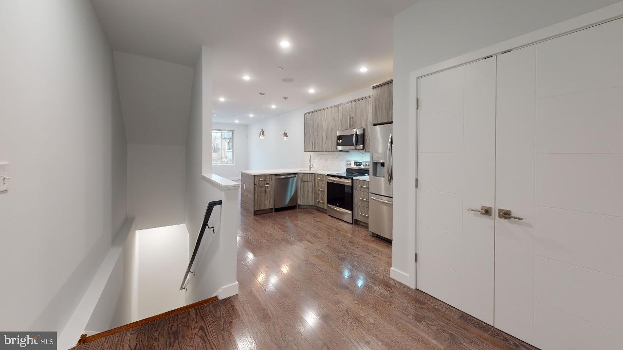 This bi-level triplex features a very welcoming floorplan including a wrap around island to allow for built in seating around the meticulously crafted kitchen. Enjoy a large living room leading out to your private outdoor patio! This 3 bed 3 bath rental is available starting 2021-02-01. Do not miss your chance to rent this unit, schedule a viewing today! Tenant pays all utilities except: Trash . Lease Term: 13+ Months. Pet Policy: Some Pets. Amenities: Rear Patio. Listing photos may be example photos. Advertised price reflects one month free offered as an amoritized credit applied as 12 equal installments.