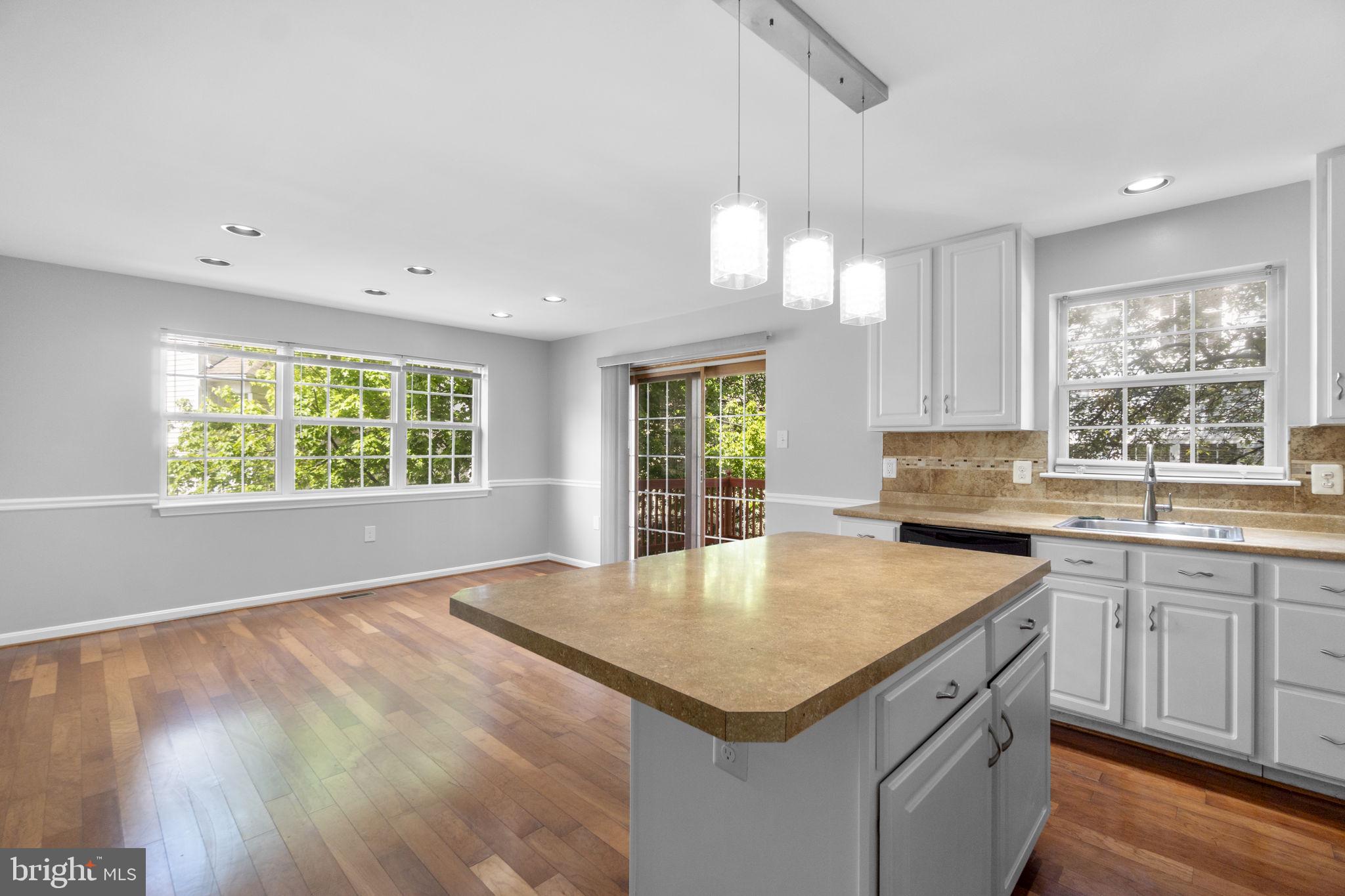 GOLDSBOROUGH MANOR - Residential