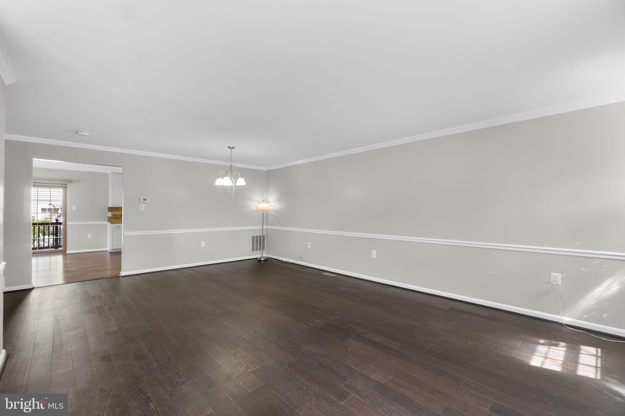 GOLDSBOROUGH MANOR - Residential