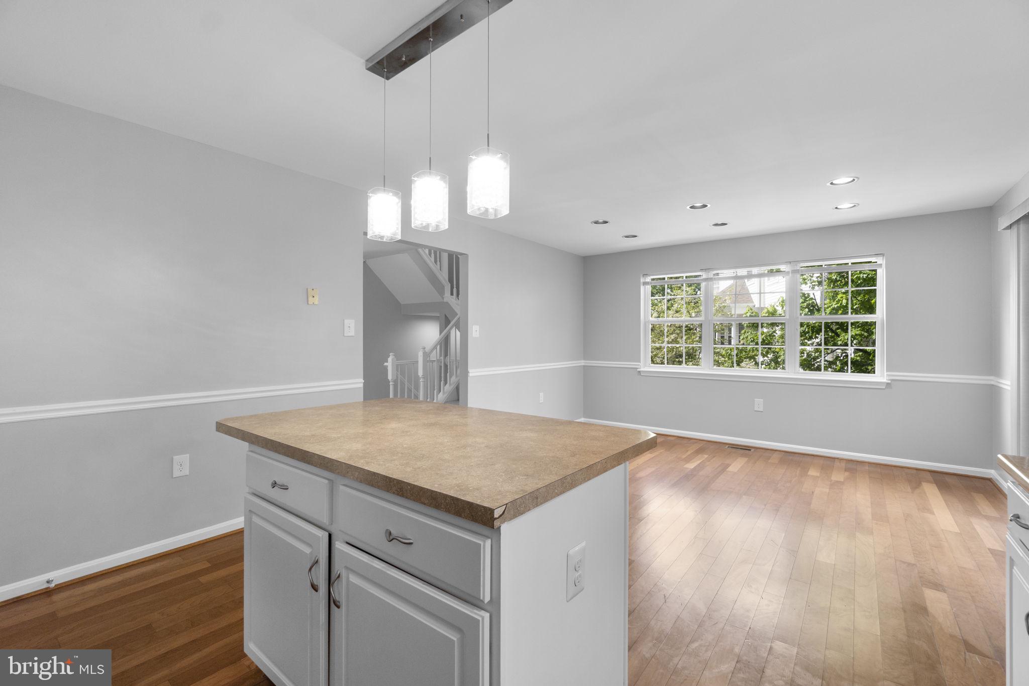 GOLDSBOROUGH MANOR - Residential